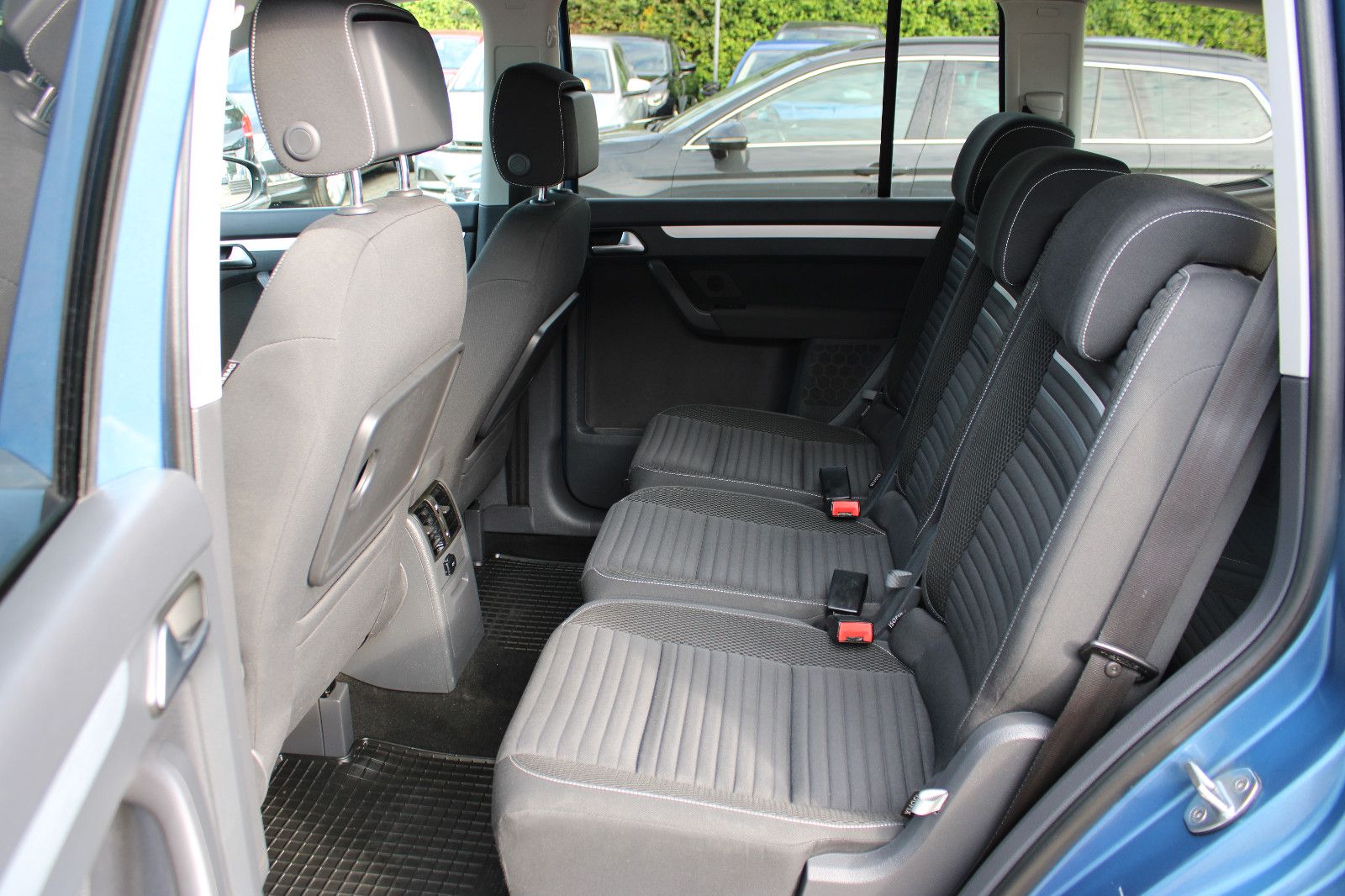 Fahrzeugabbildung Volkswagen Touran 1.2 TSI CUP 7.Sitzer PDC,AHK,