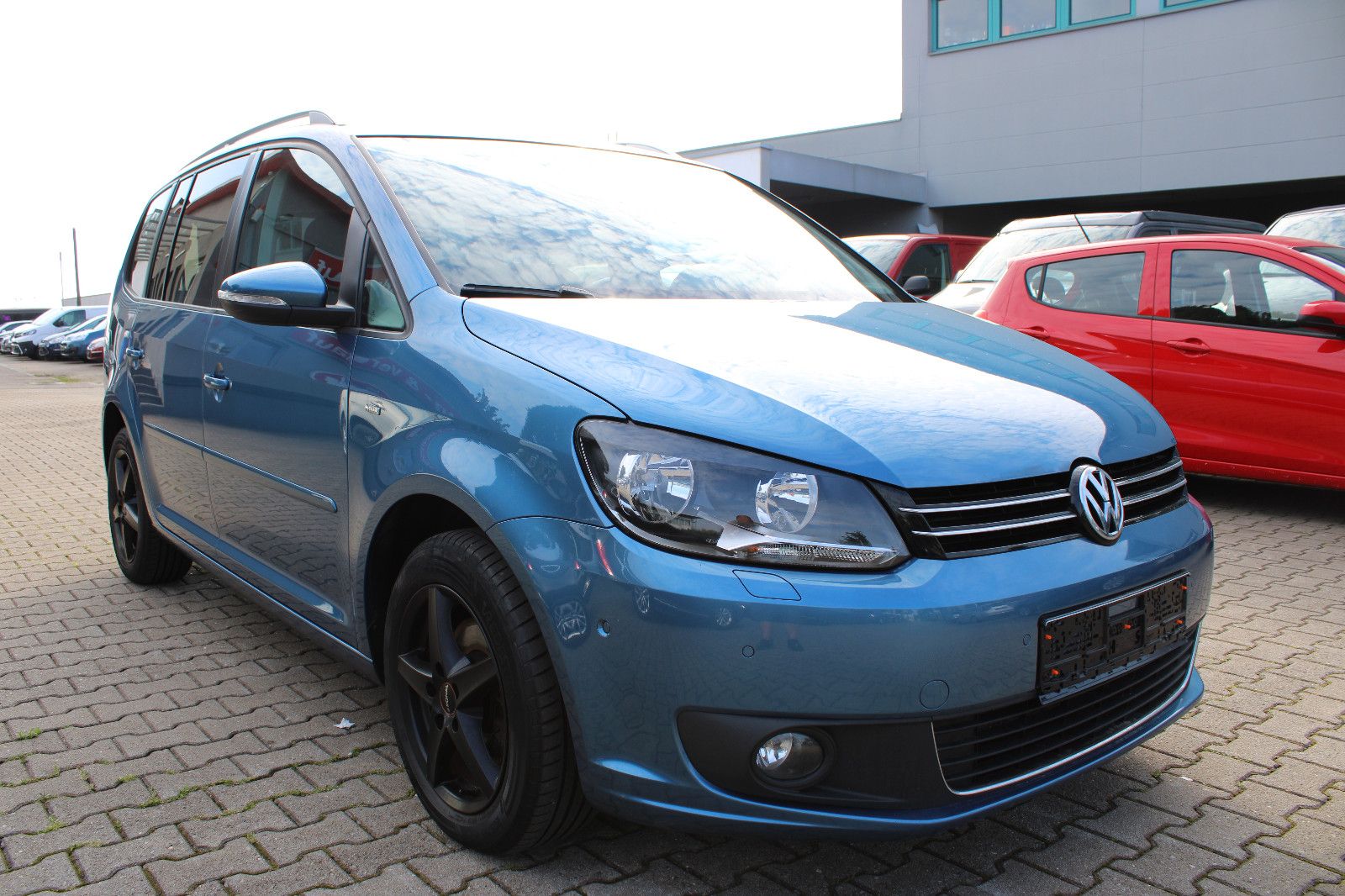 Fahrzeugabbildung Volkswagen Touran 1.2 TSI CUP 7.Sitzer PDC,AHK,