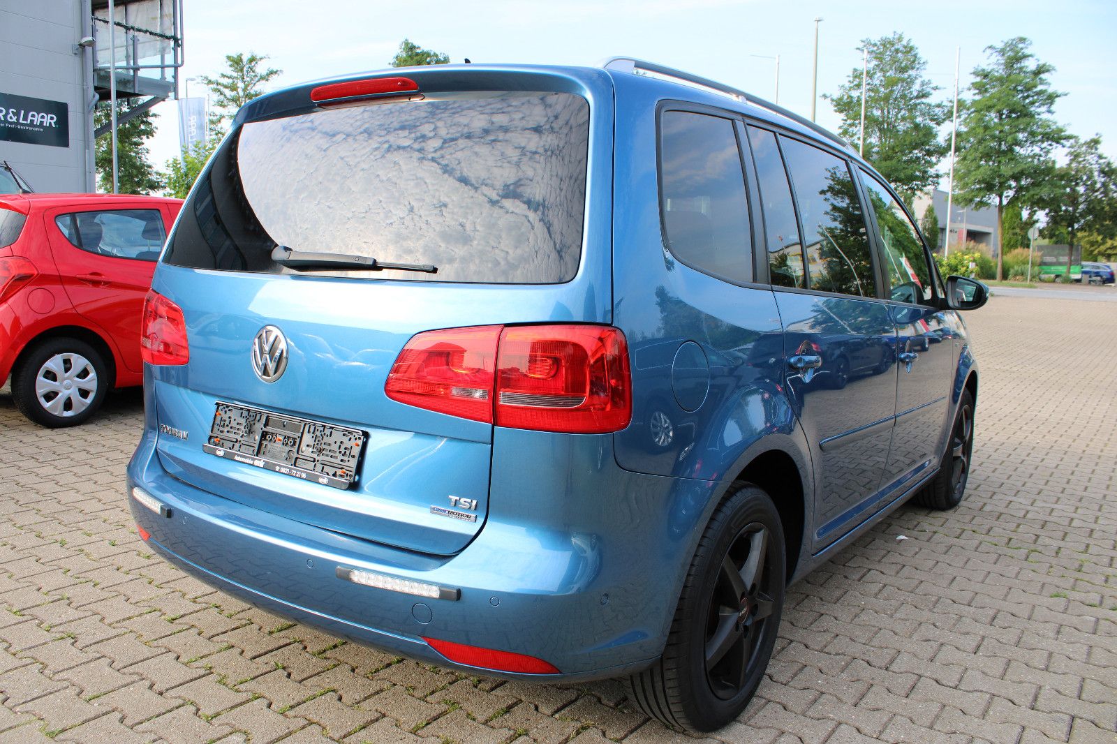 Fahrzeugabbildung Volkswagen Touran 1.2 TSI CUP 7.Sitzer PDC,AHK,