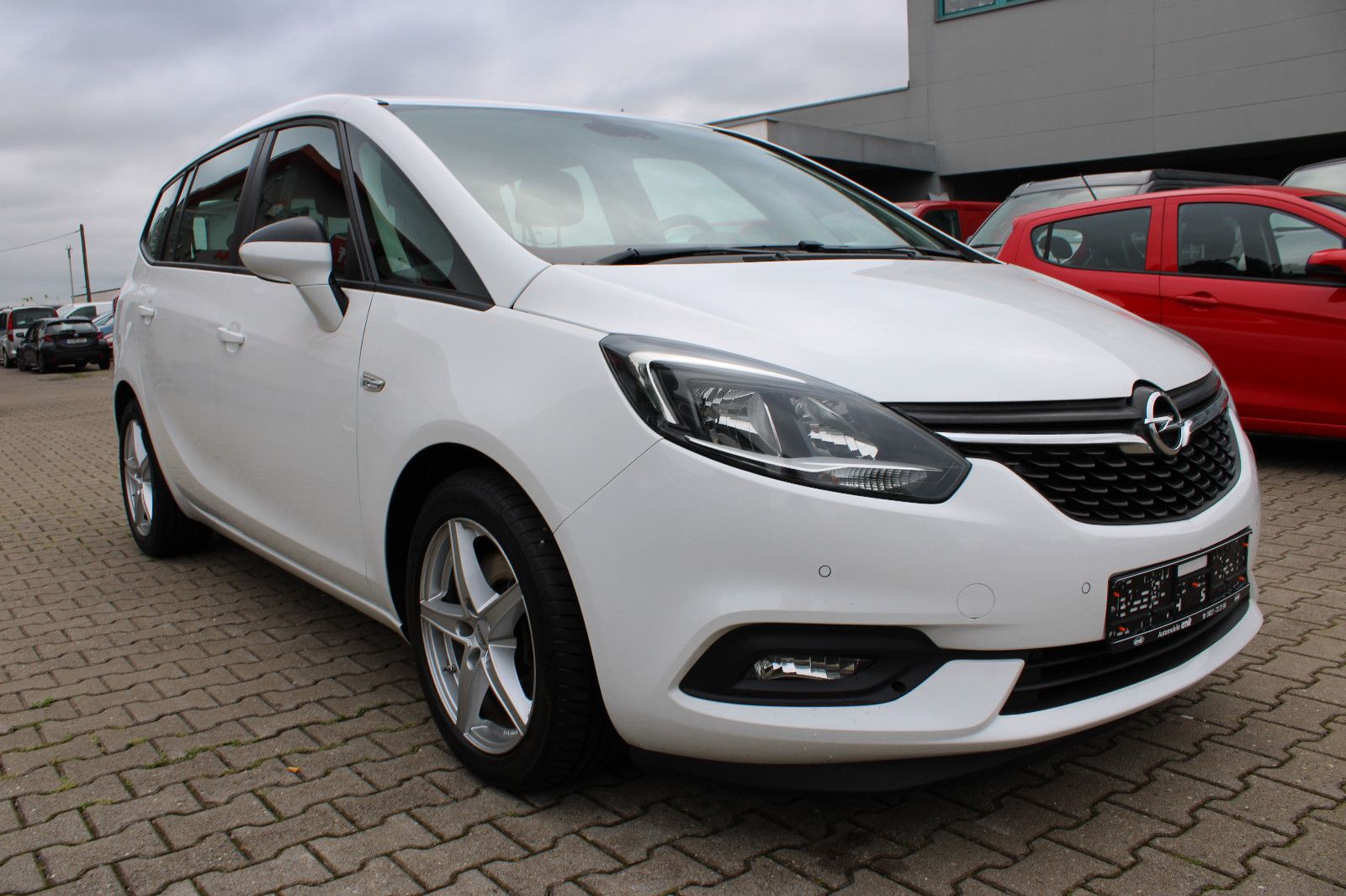 Fahrzeugabbildung Opel Zafira 2.0 CDTI Automatik Kamera,PDC,SHZ,LED