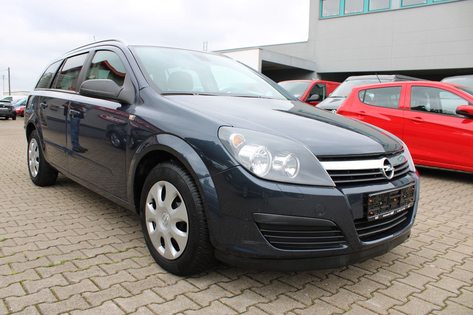 Fahrzeugabbildung Opel Astra Caravan 1.6 Klimaautom., Leder