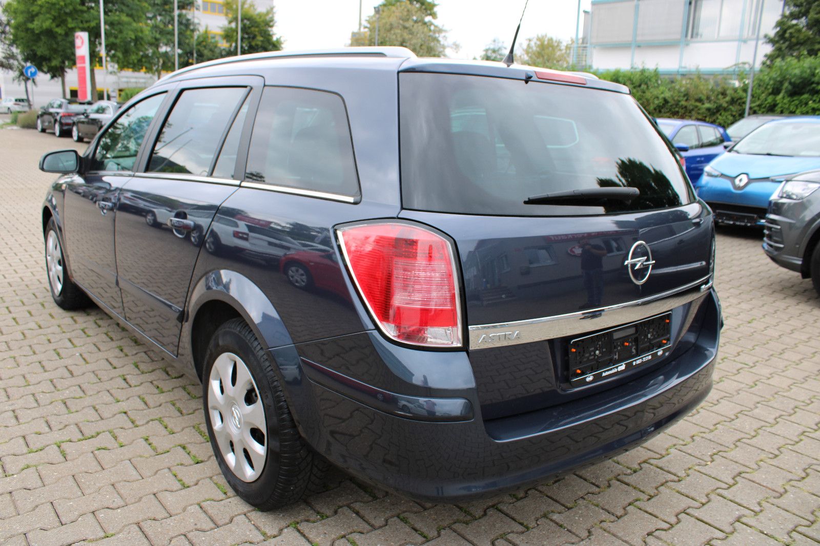 Fahrzeugabbildung Opel Astra Caravan 1.6 Klimaautom., Leder