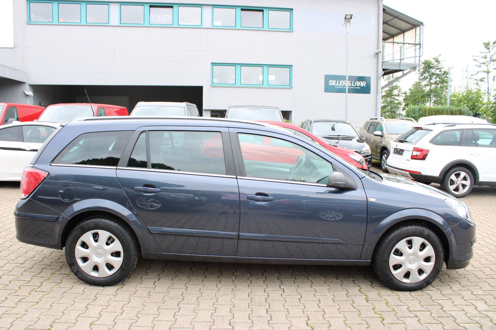 Fahrzeugabbildung Opel Astra Caravan 1.6 Klimaautom., Leder