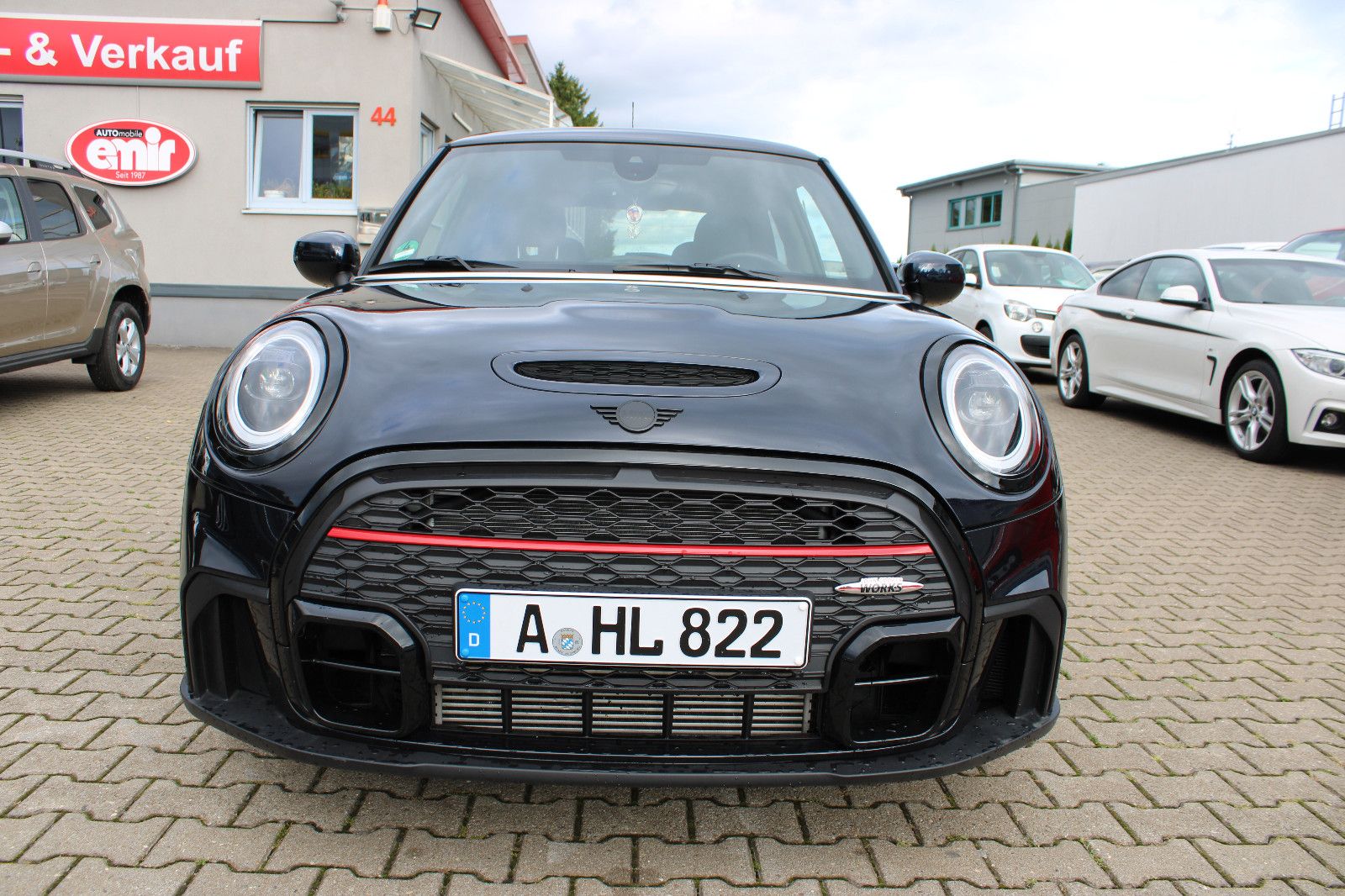 Fahrzeugabbildung MINI John Cooper Works Navi,PDC,LED,SHZ Garantie 2028