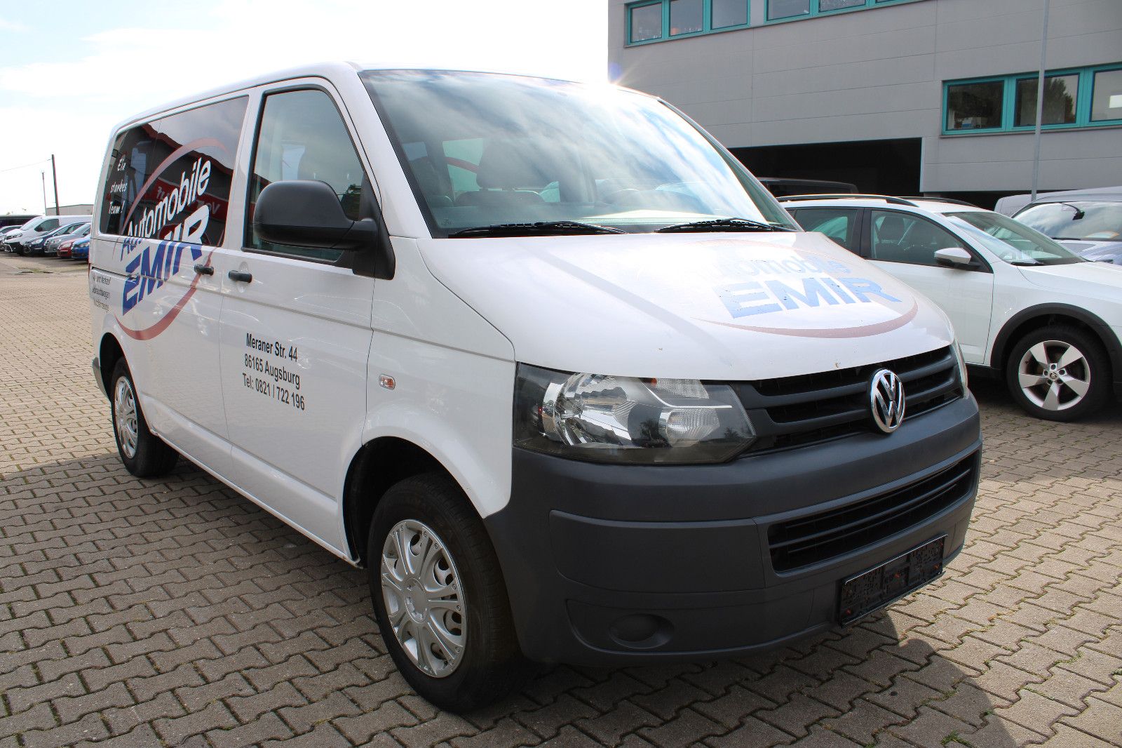 Fahrzeugabbildung Volkswagen T5 2.0TDI 8.Sitzer Klima,AHK 1.Hand