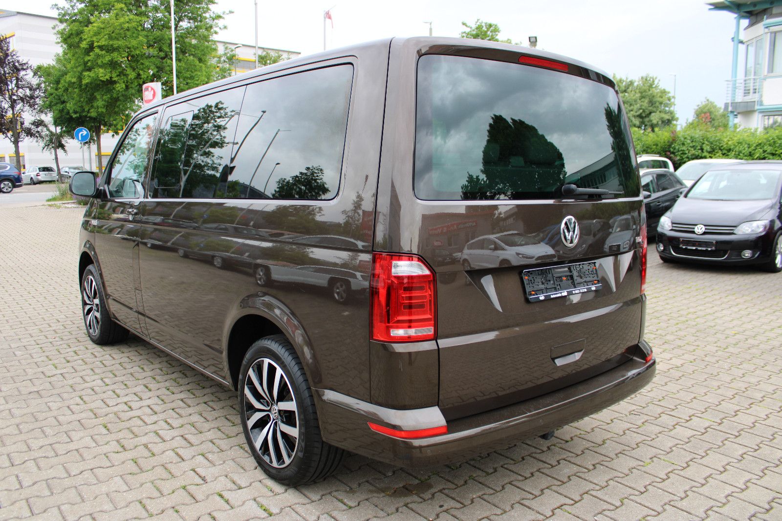 Fahrzeugabbildung Volkswagen T6 Multivan DSG Navi,LED,Kamera,AHK,7.Sitz