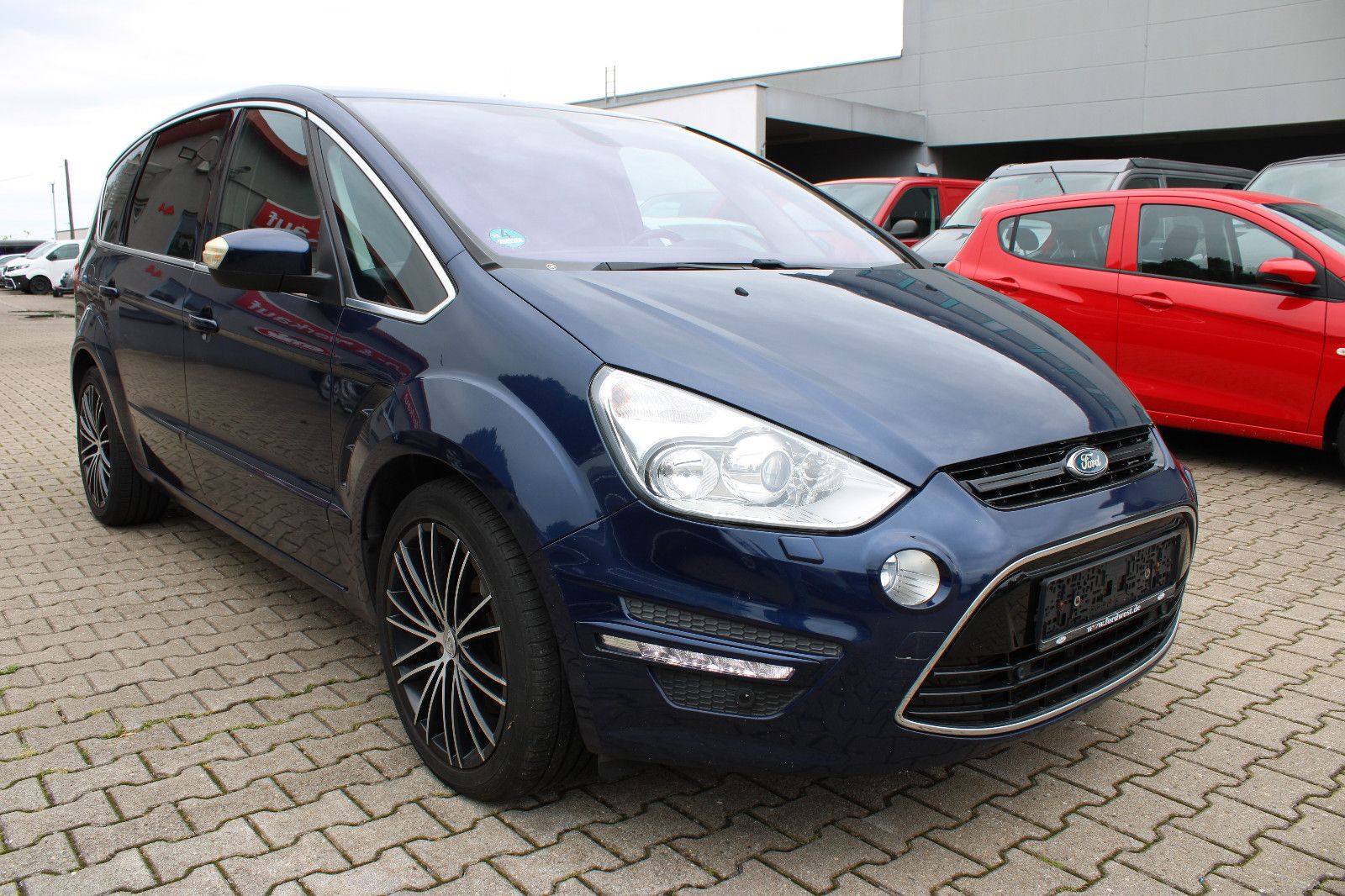 Fahrzeugabbildung Ford S-Max 2,0 EcoBoost PowerShift Leder,Pano,PDC,AHK