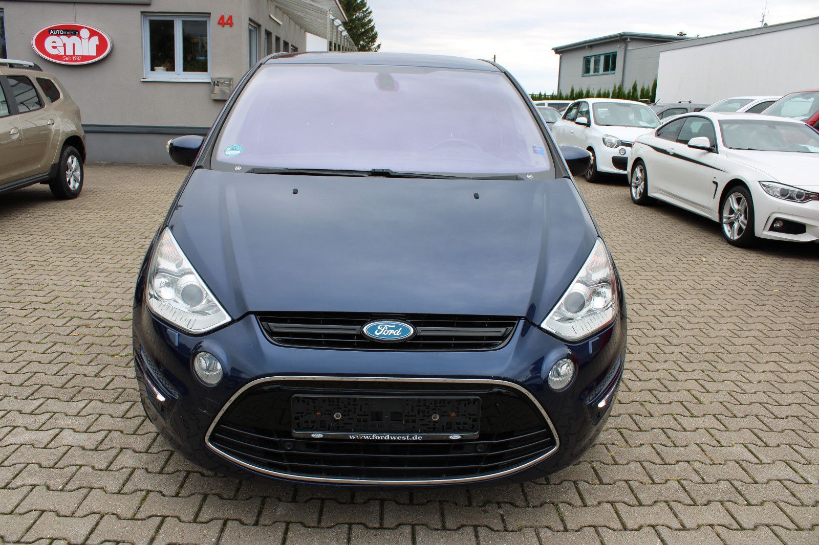 Fahrzeugabbildung Ford S-Max 2,0 EcoBoost PowerShift Leder,Pano,PDC,AHK