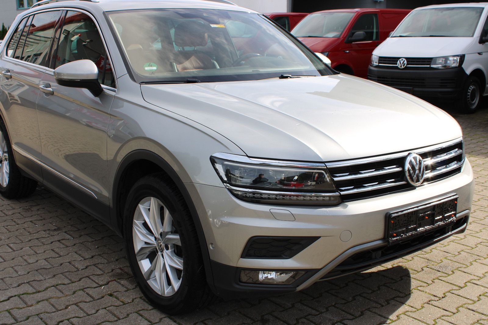 Fahrzeugabbildung Volkswagen Tiguan Highline DSG 4Motion