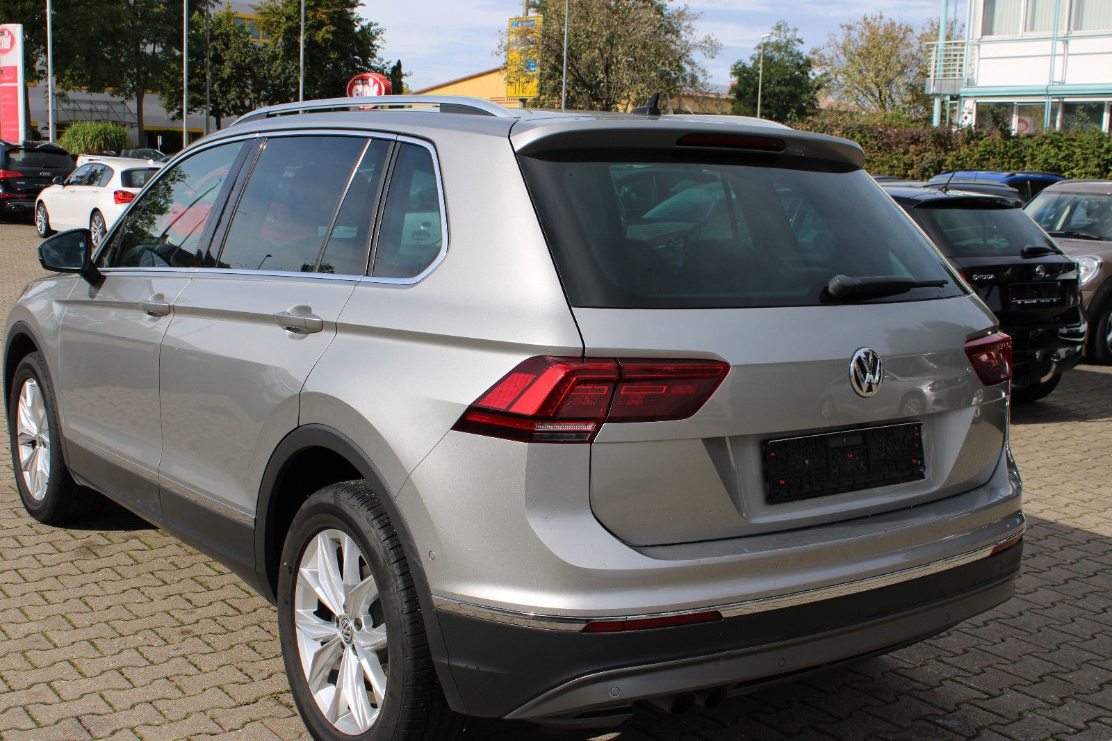 Fahrzeugabbildung Volkswagen Tiguan Highline DSG 4Motion