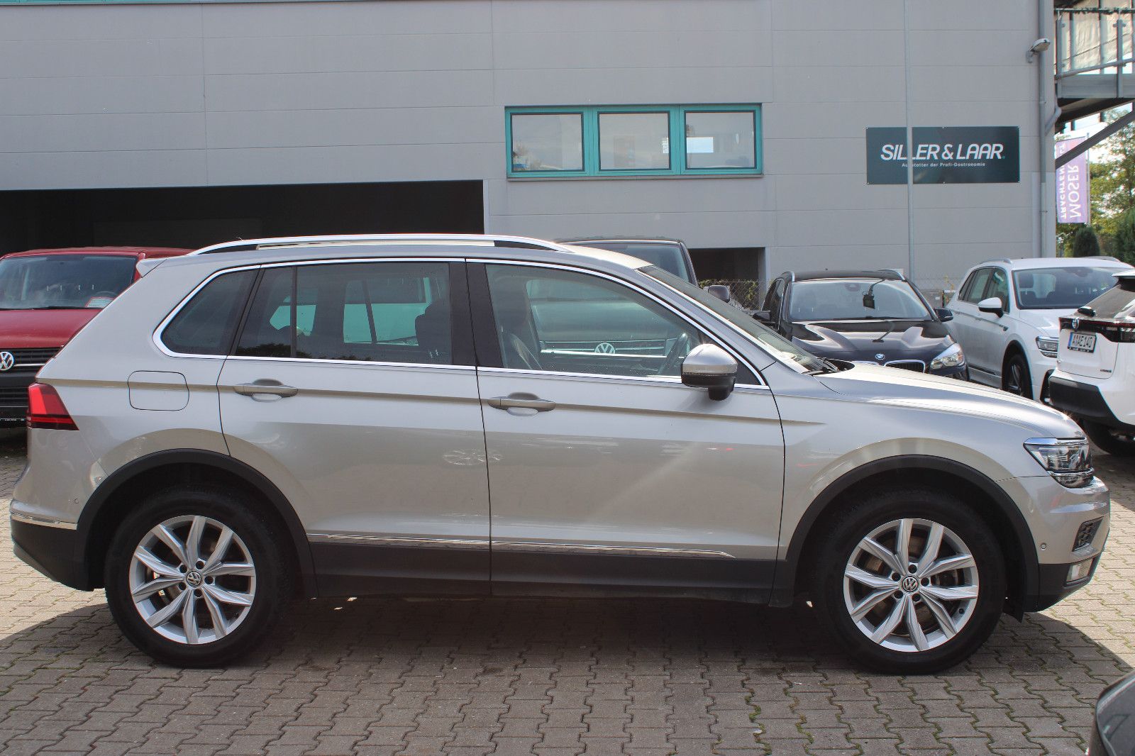 Fahrzeugabbildung Volkswagen Tiguan Highline DSG 4Motion