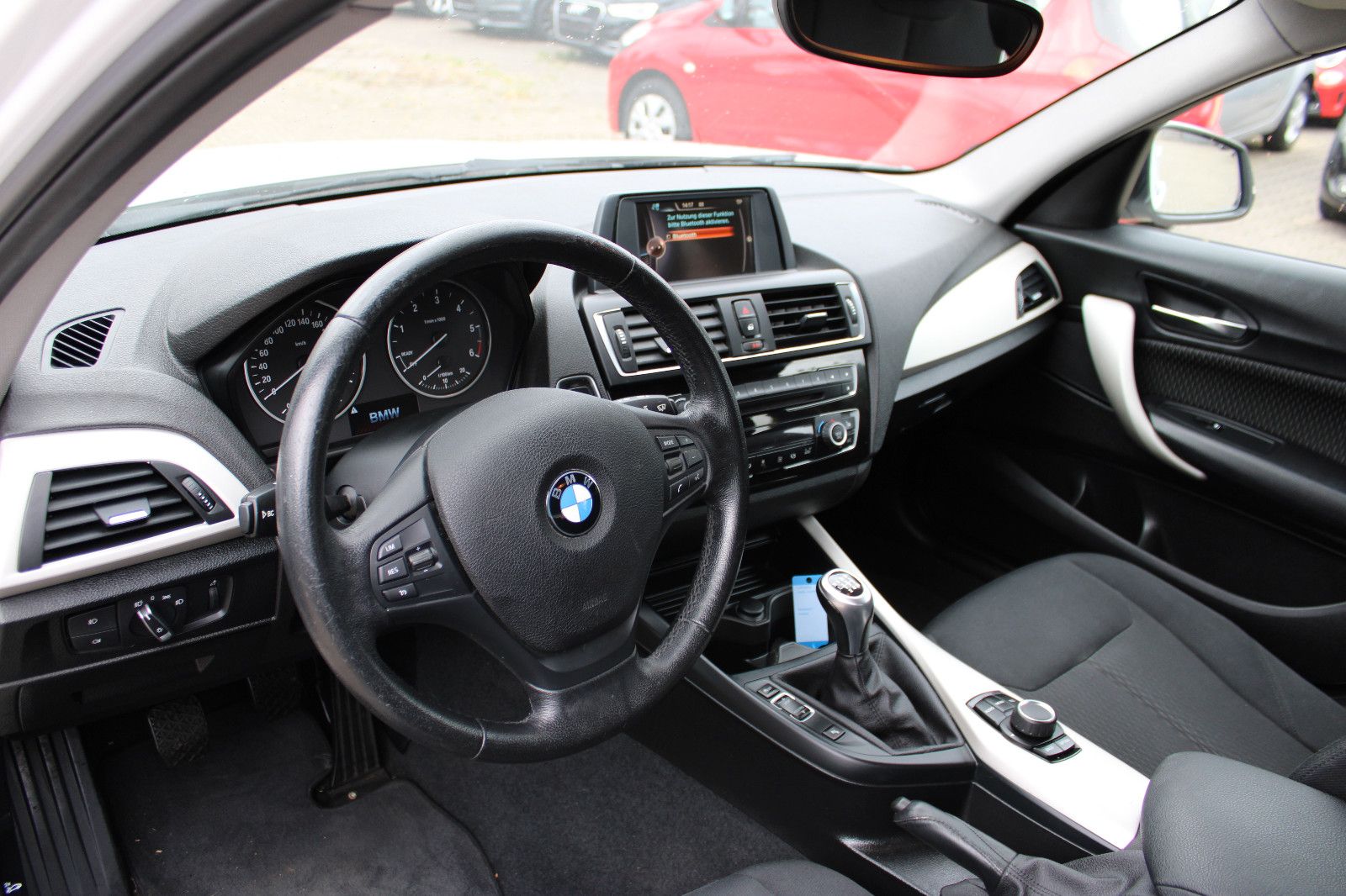 Fahrzeugabbildung BMW 118d xDrive PDC,LED,SHZ