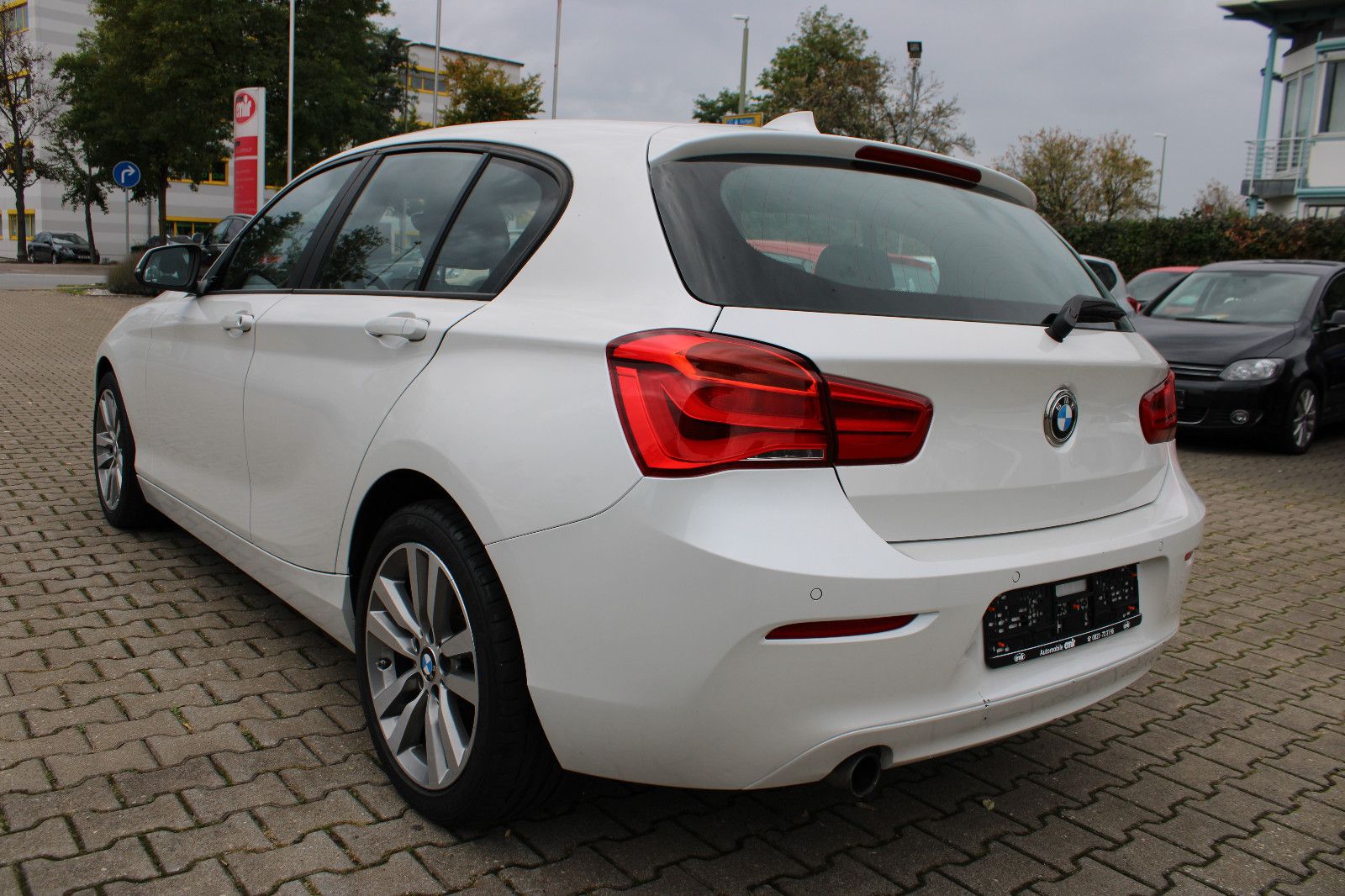 Fahrzeugabbildung BMW 118d xDrive PDC,LED,SHZ