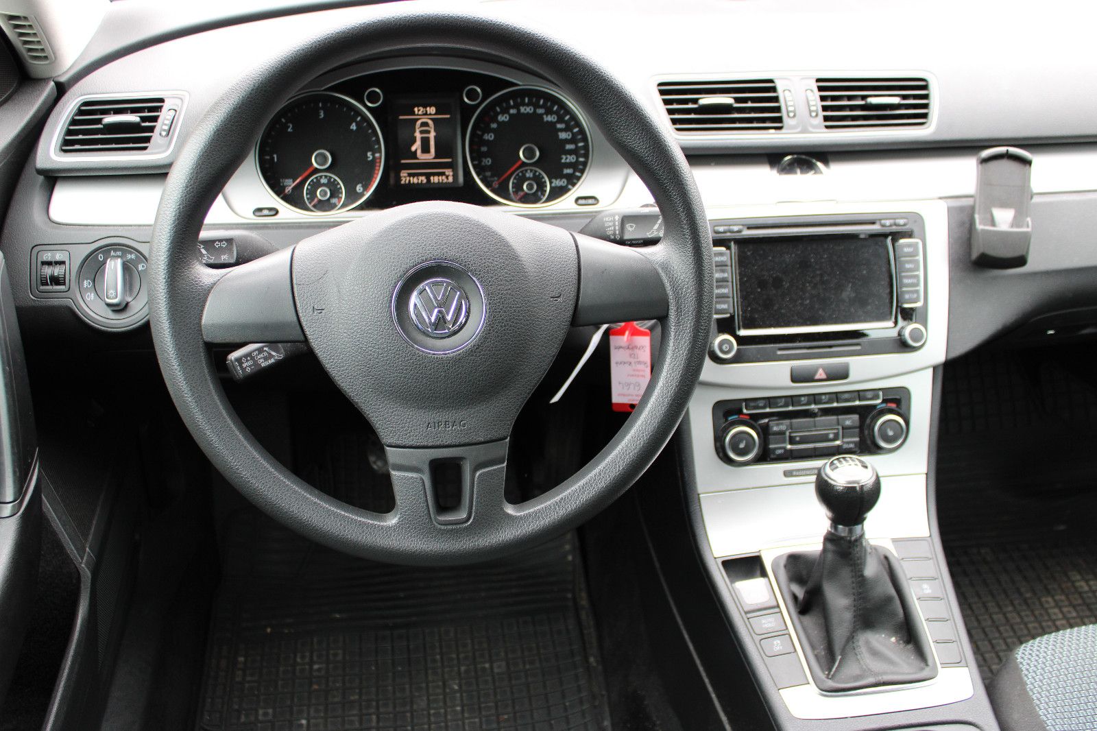 Fahrzeugabbildung Volkswagen Passat Variant 1.6 TDI Navi,SHZ,