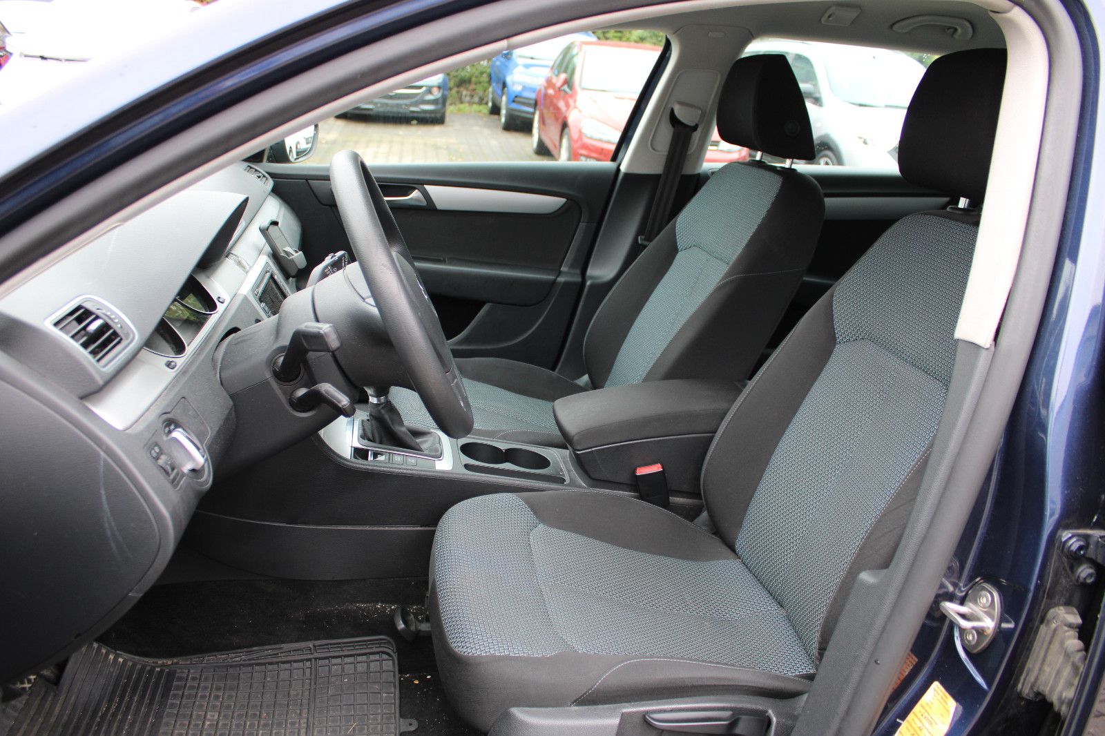 Fahrzeugabbildung Volkswagen Passat Variant 1.6 TDI Navi,SHZ,