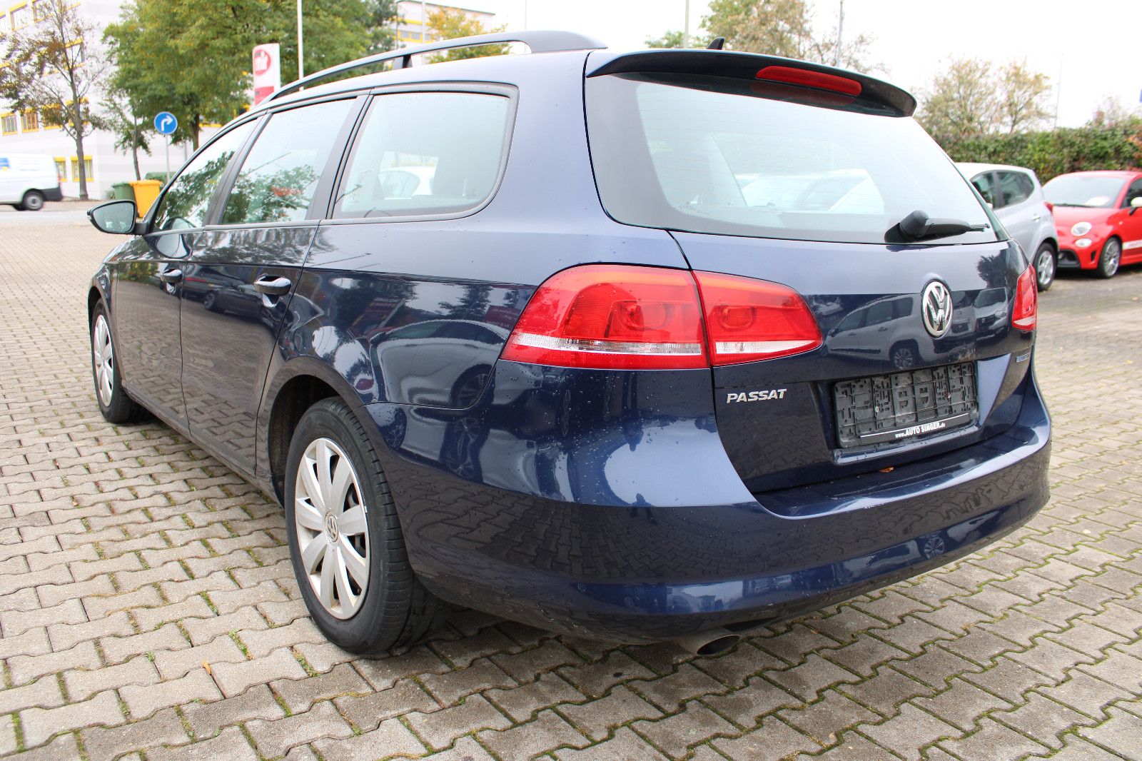 Fahrzeugabbildung Volkswagen Passat Variant 1.6 TDI Navi,SHZ,