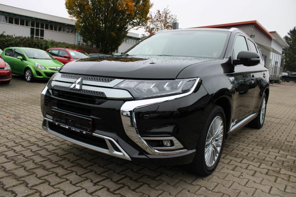 Mitsubishi Outlander 2.4 MIVEC PLUG-IN HYBRID 4WD