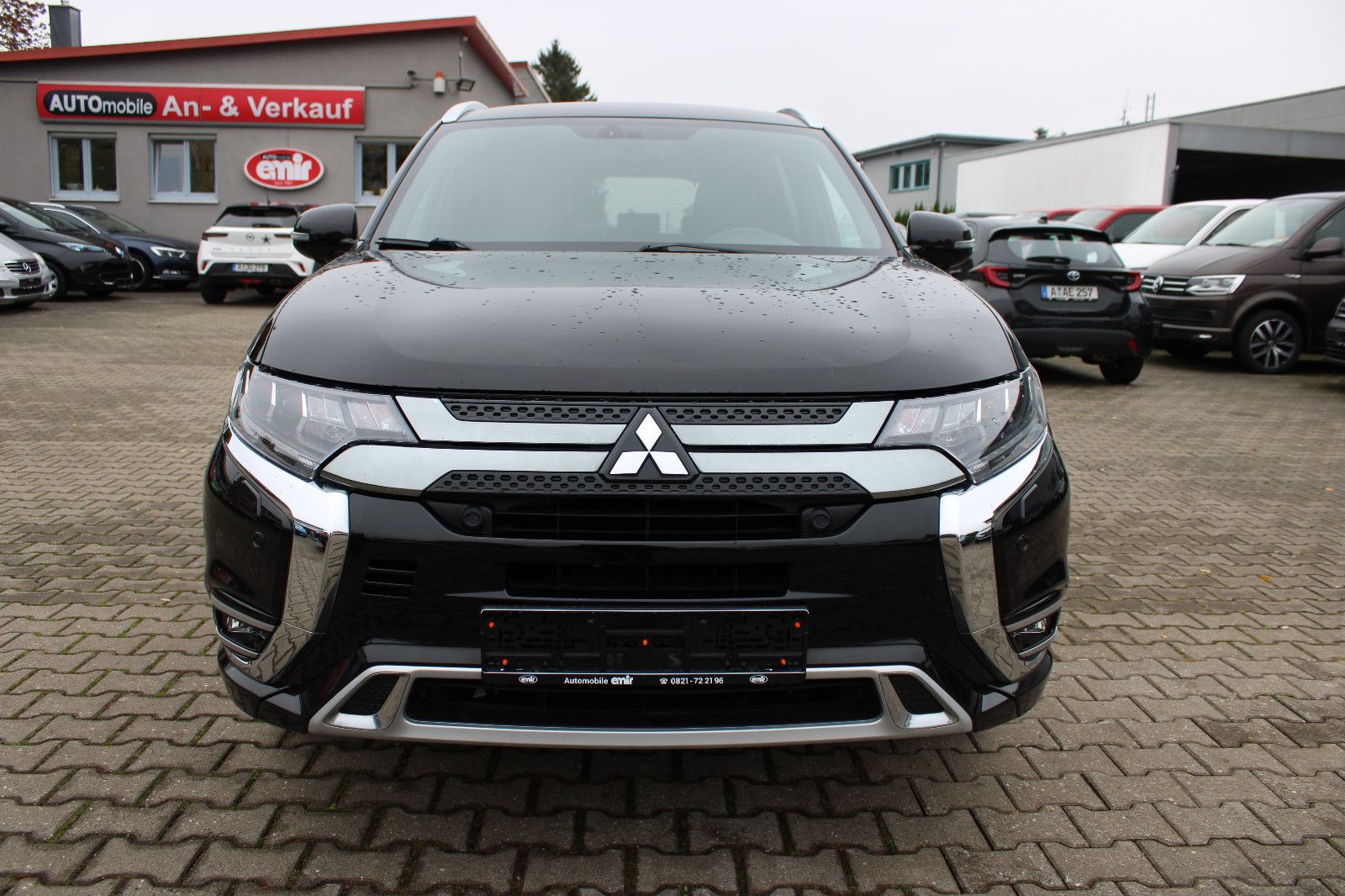 Fahrzeugabbildung Mitsubishi Outlander 2.4 MIVEC PLUG-IN HYBRID 4WD