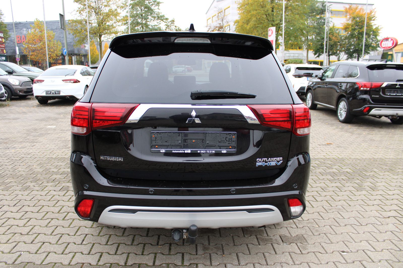 Fahrzeugabbildung Mitsubishi Outlander 2.4 MIVEC PLUG-IN HYBRID 4WD