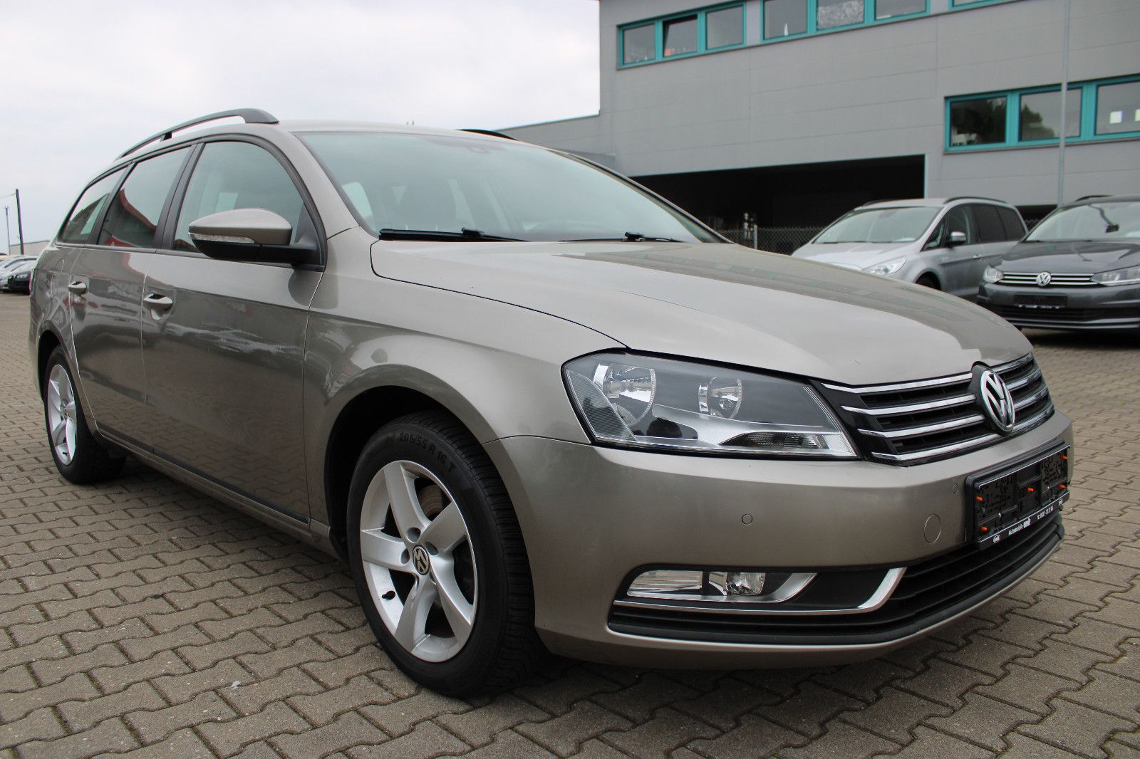 Fahrzeugabbildung Volkswagen Passat Variant 1.4 TSI Trendline PDC