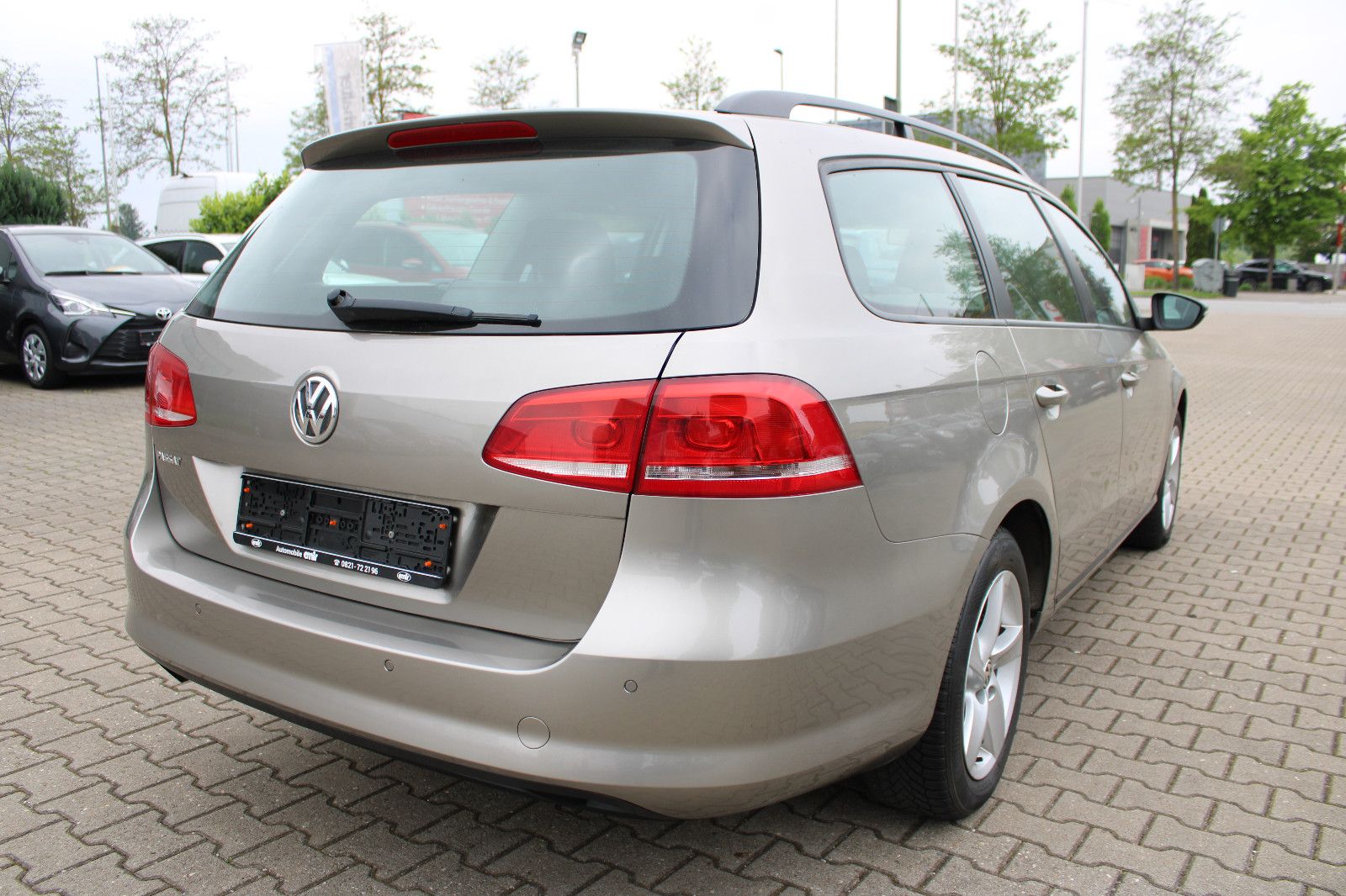 Fahrzeugabbildung Volkswagen Passat Variant 1.4 TSI Trendline PDC