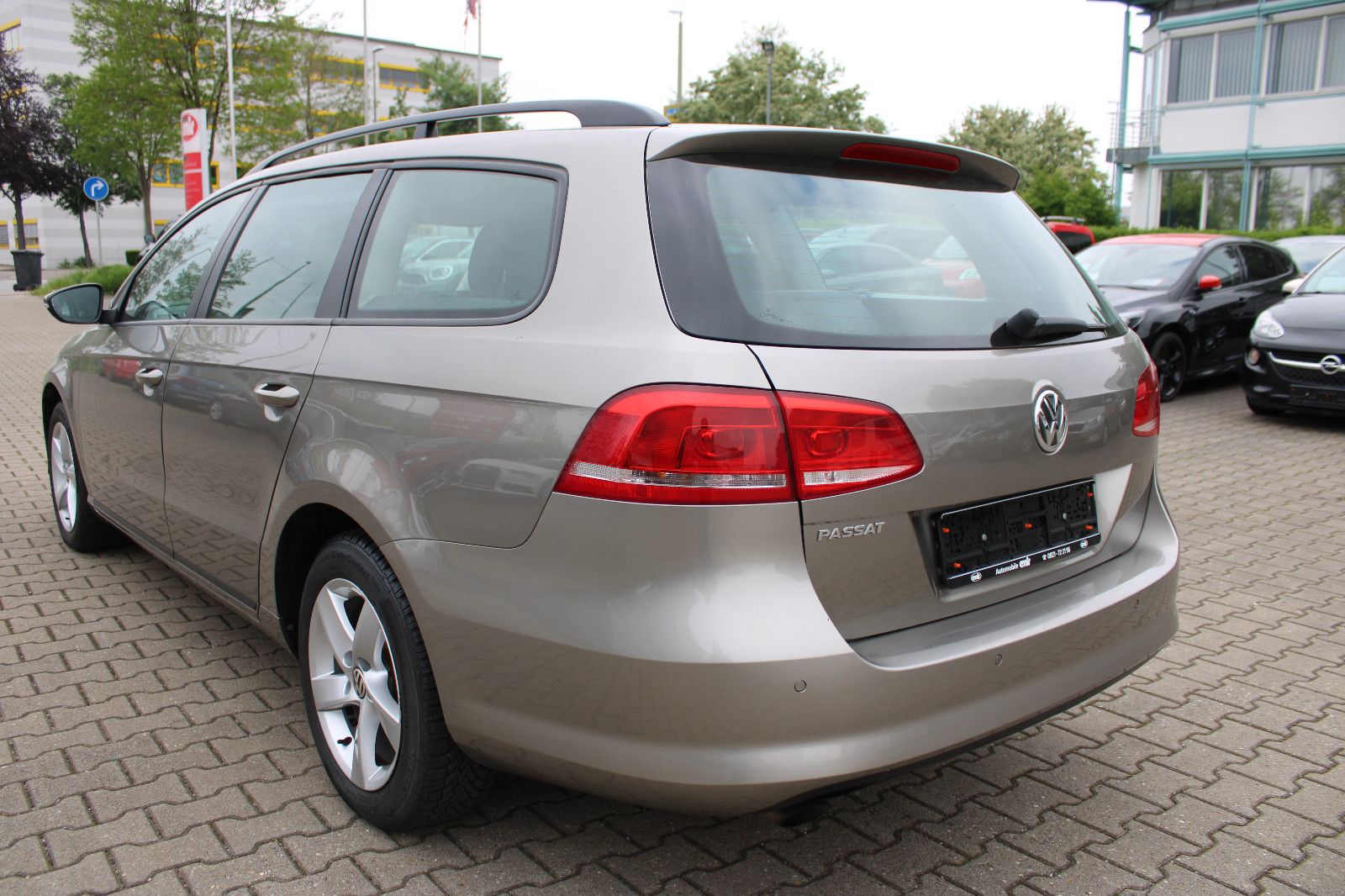 Fahrzeugabbildung Volkswagen Passat Variant 1.4 TSI Trendline PDC