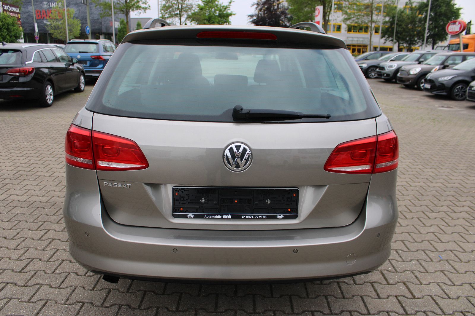 Fahrzeugabbildung Volkswagen Passat Variant 1.4 TSI Trendline PDC