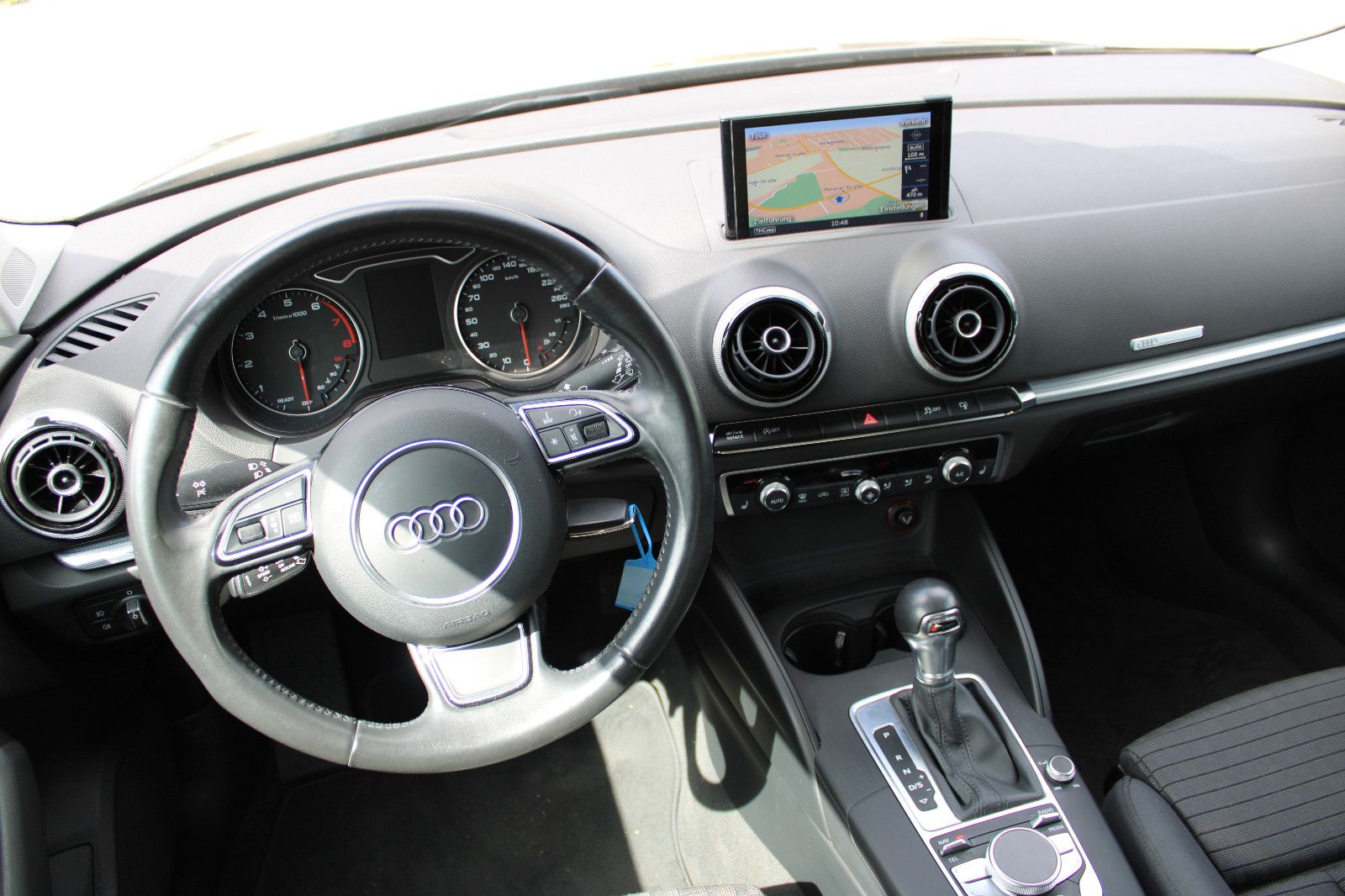 Fahrzeugabbildung Audi A3 1.4 TFSI S tronic Sportback Navi,PDC,SHZ,AHK