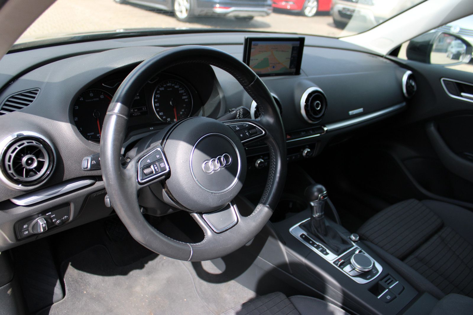 Fahrzeugabbildung Audi A3 1.4 TFSI S tronic Sportback Navi,PDC,SHZ,AHK