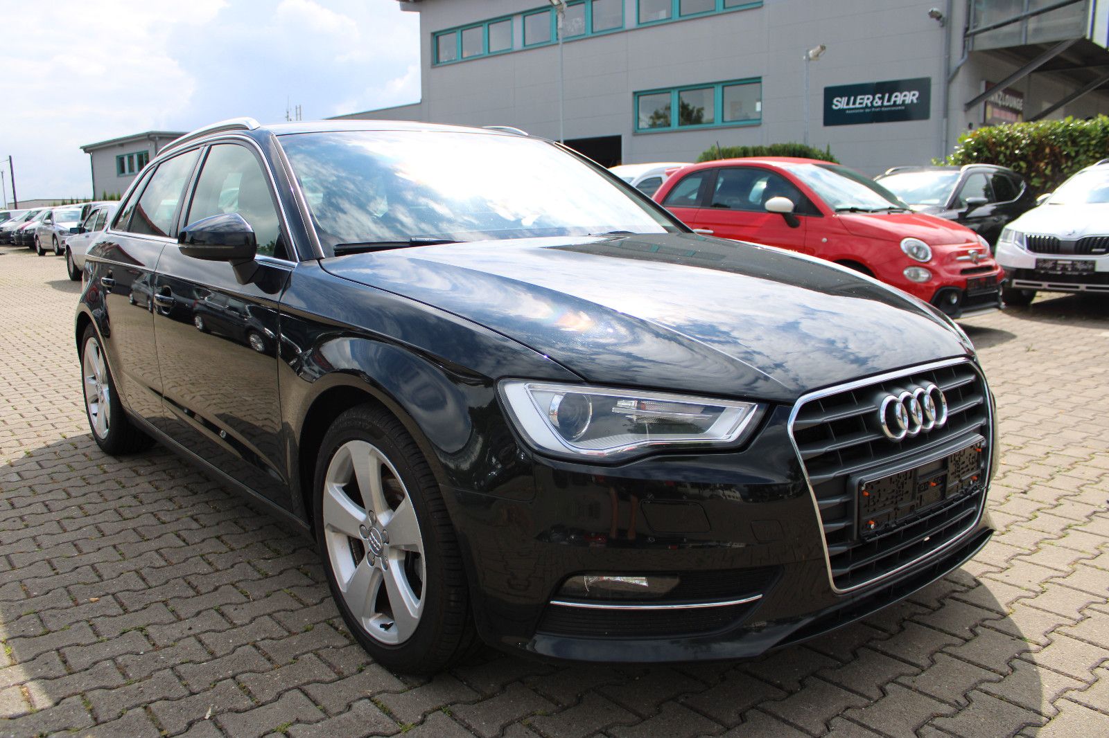 Fahrzeugabbildung Audi A3 1.4 TFSI S tronic Sportback Navi,PDC,SHZ,AHK