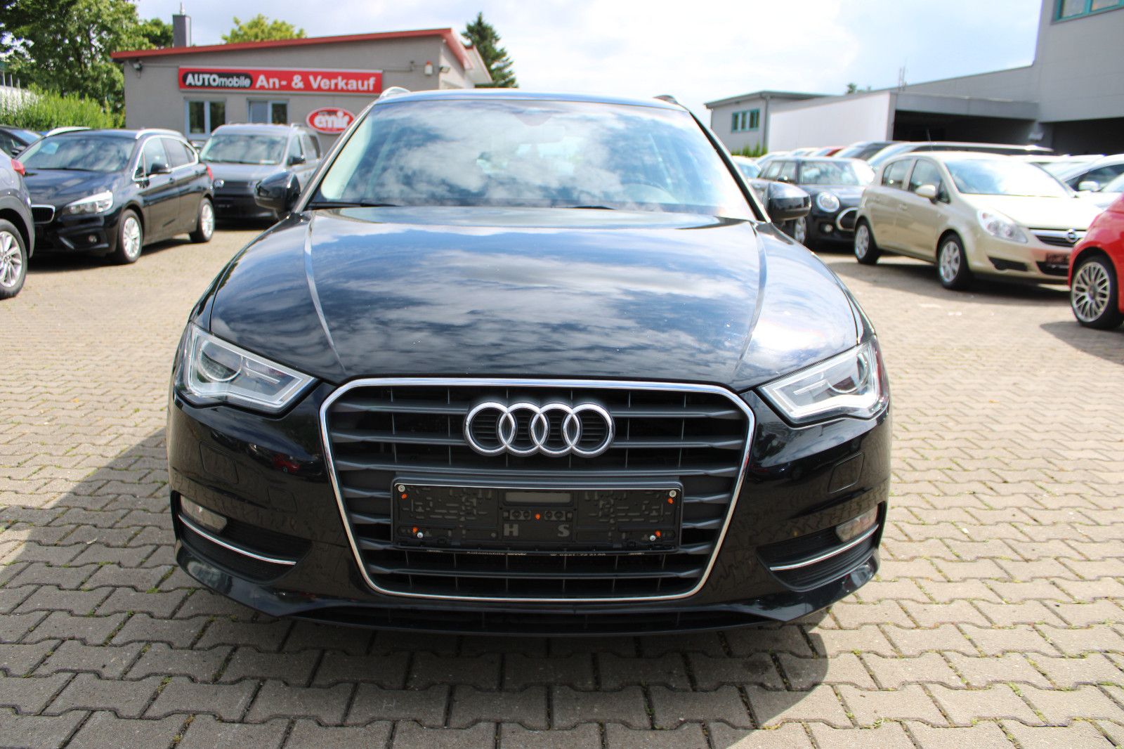 Fahrzeugabbildung Audi A3 1.4 TFSI S tronic Sportback Navi,PDC,SHZ,AHK