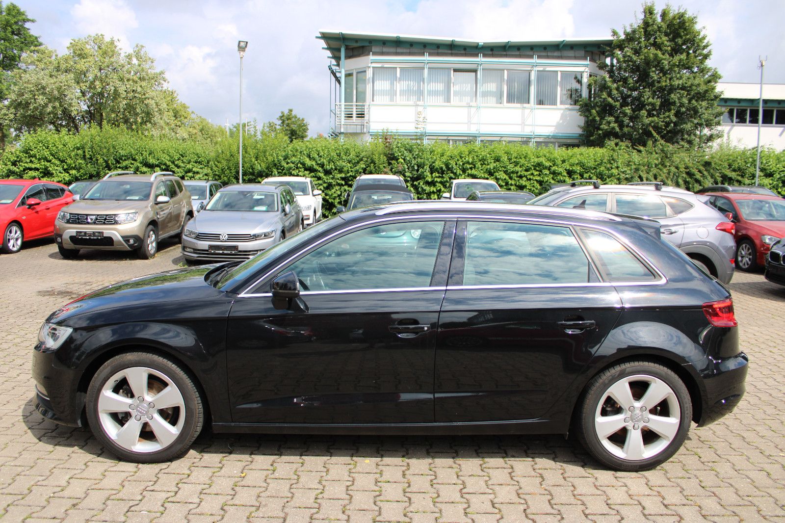 Fahrzeugabbildung Audi A3 1.4 TFSI S tronic Sportback Navi,PDC,SHZ,AHK