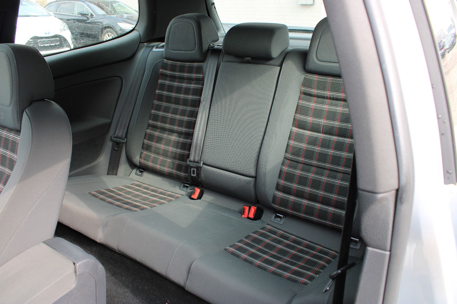 Fahrzeugabbildung Volkswagen Golf 2.0 T DSG GTI Navi,SHZ,Xenon