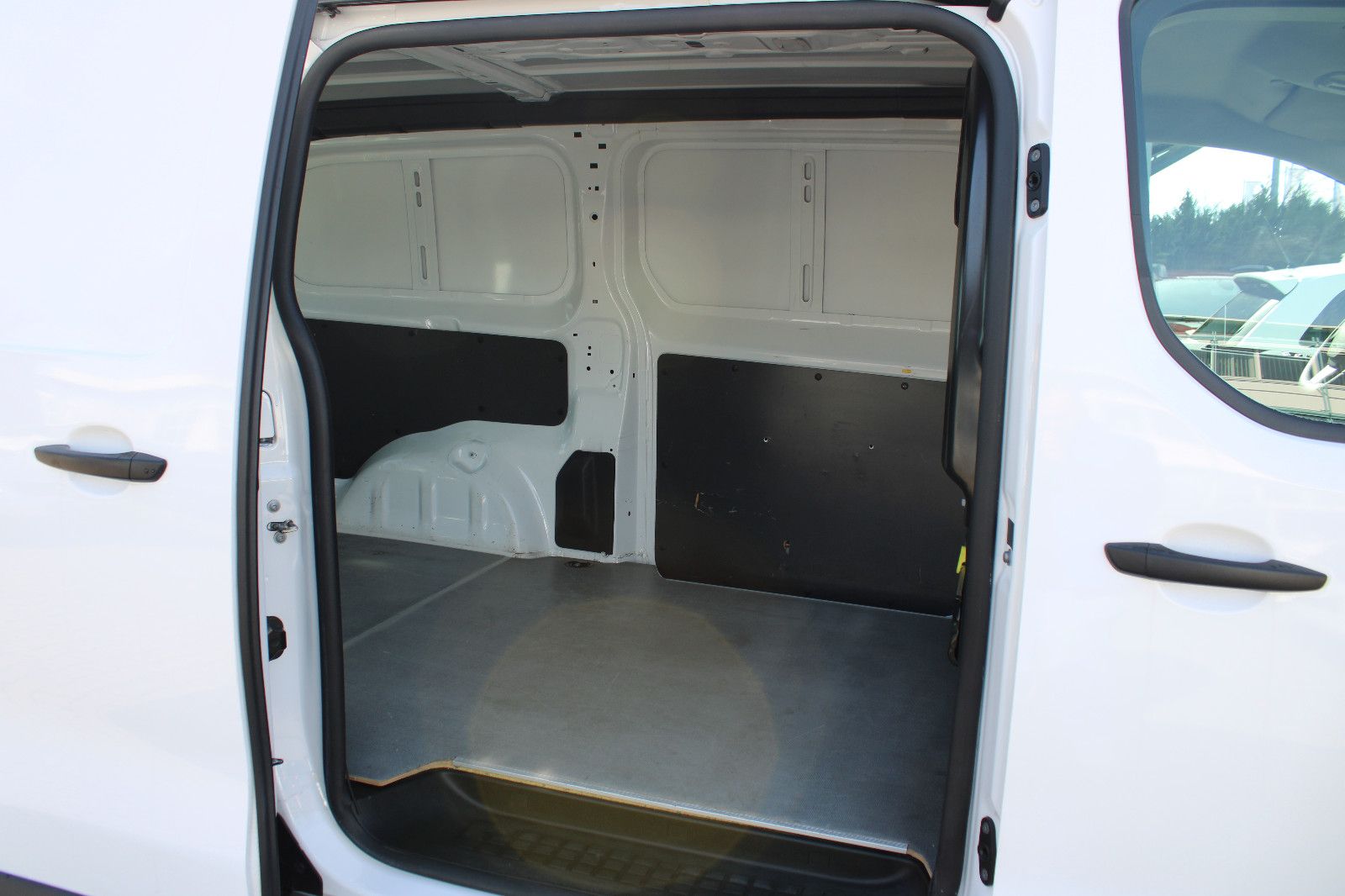 Fahrzeugabbildung Toyota Proace L2 Meister 2.0D PDC,Kamera,Klima,Apple