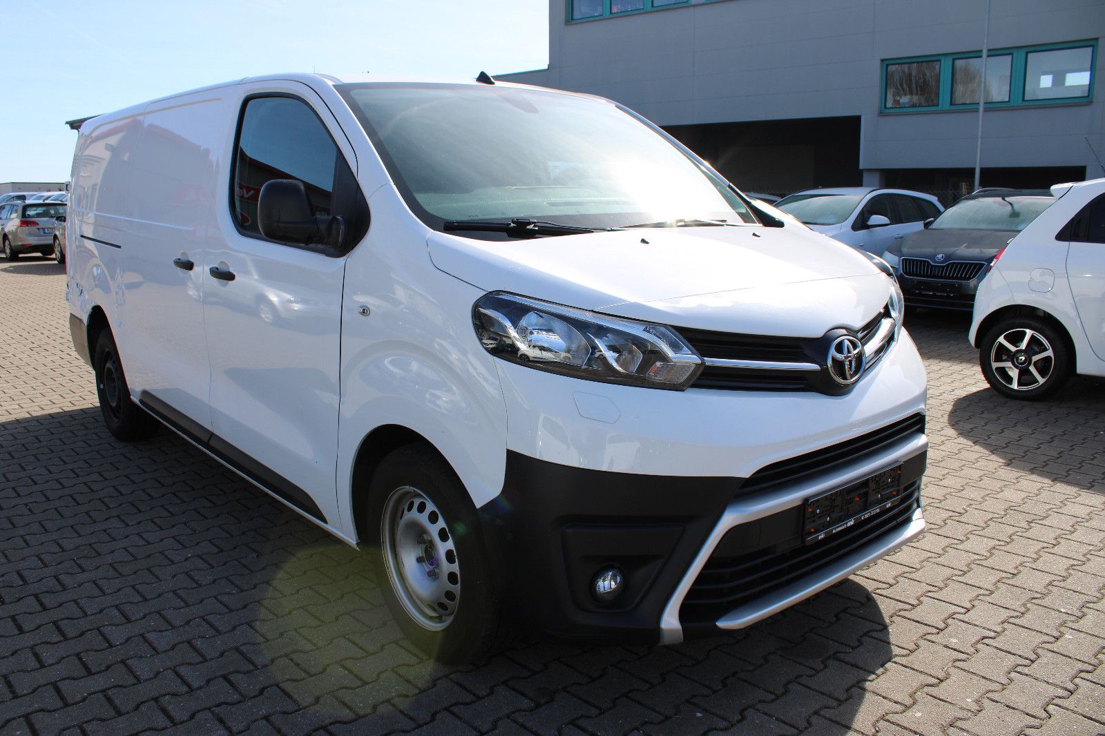 Fahrzeugabbildung Toyota Proace L2 Meister 2.0D PDC,Kamera,Klima,Apple