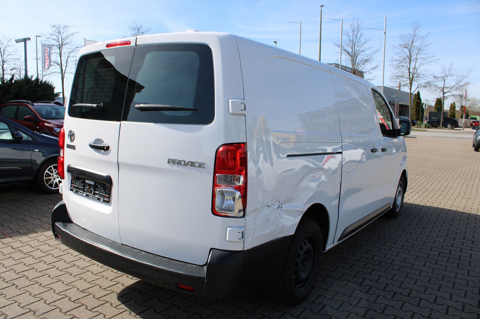 Fahrzeugabbildung Toyota Proace L2 Meister 2.0D PDC,Kamera,Klima,Apple