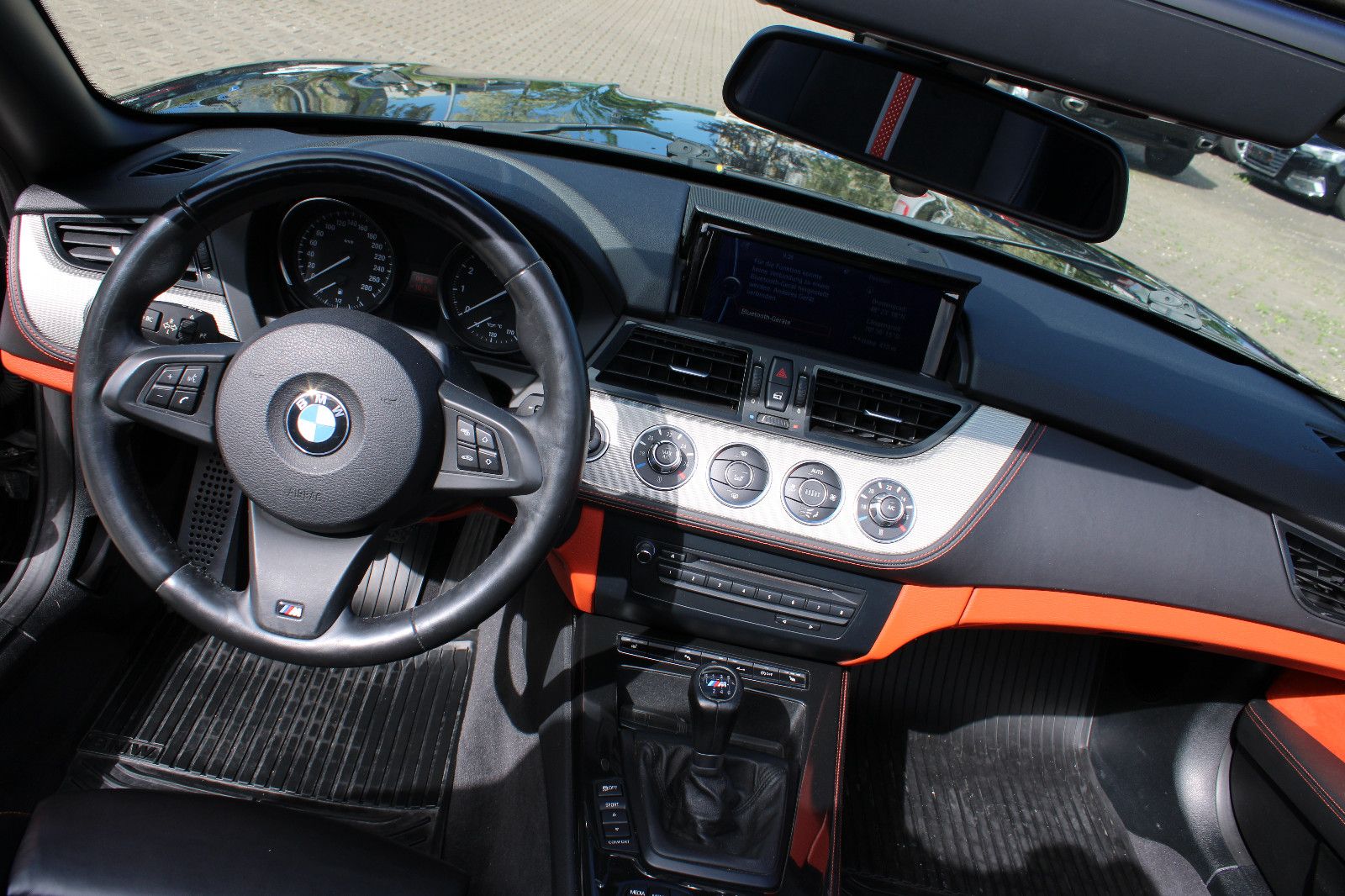 Fahrzeugabbildung BMW Z4 sDrive20i M-Paket Navi,PDC,Leder,Xenon,Keyles