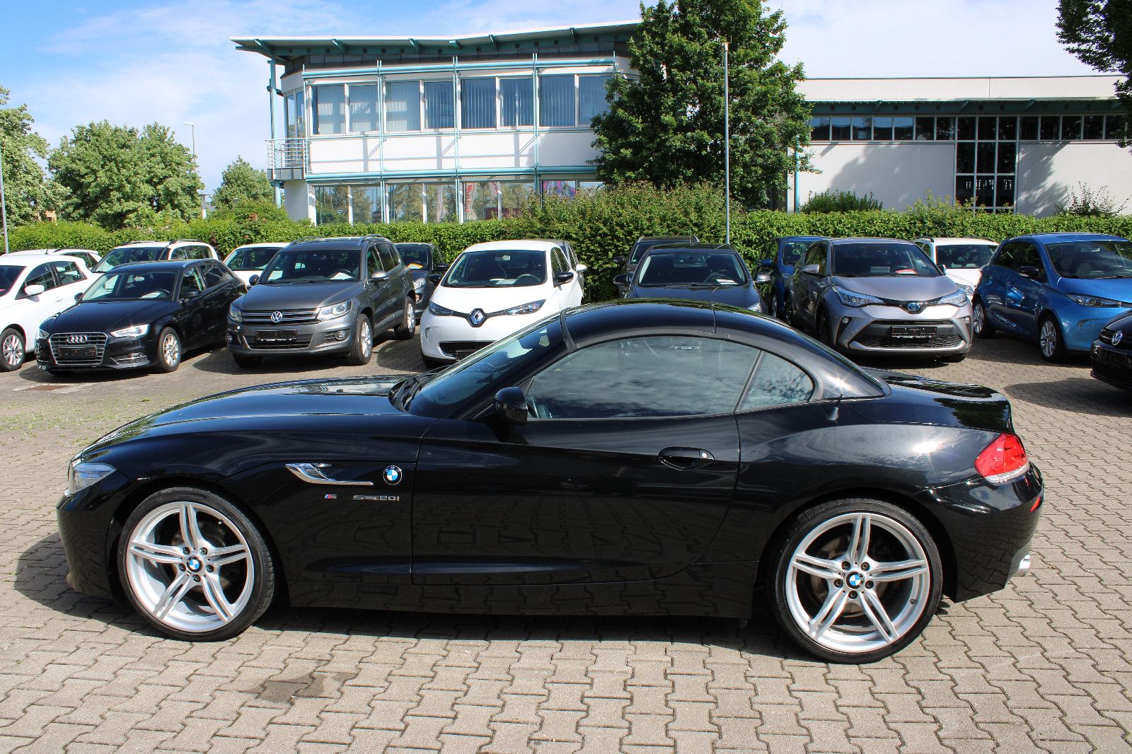 Fahrzeugabbildung BMW Z4 sDrive20i M-Paket Navi,PDC,Leder,Xenon,Keyles