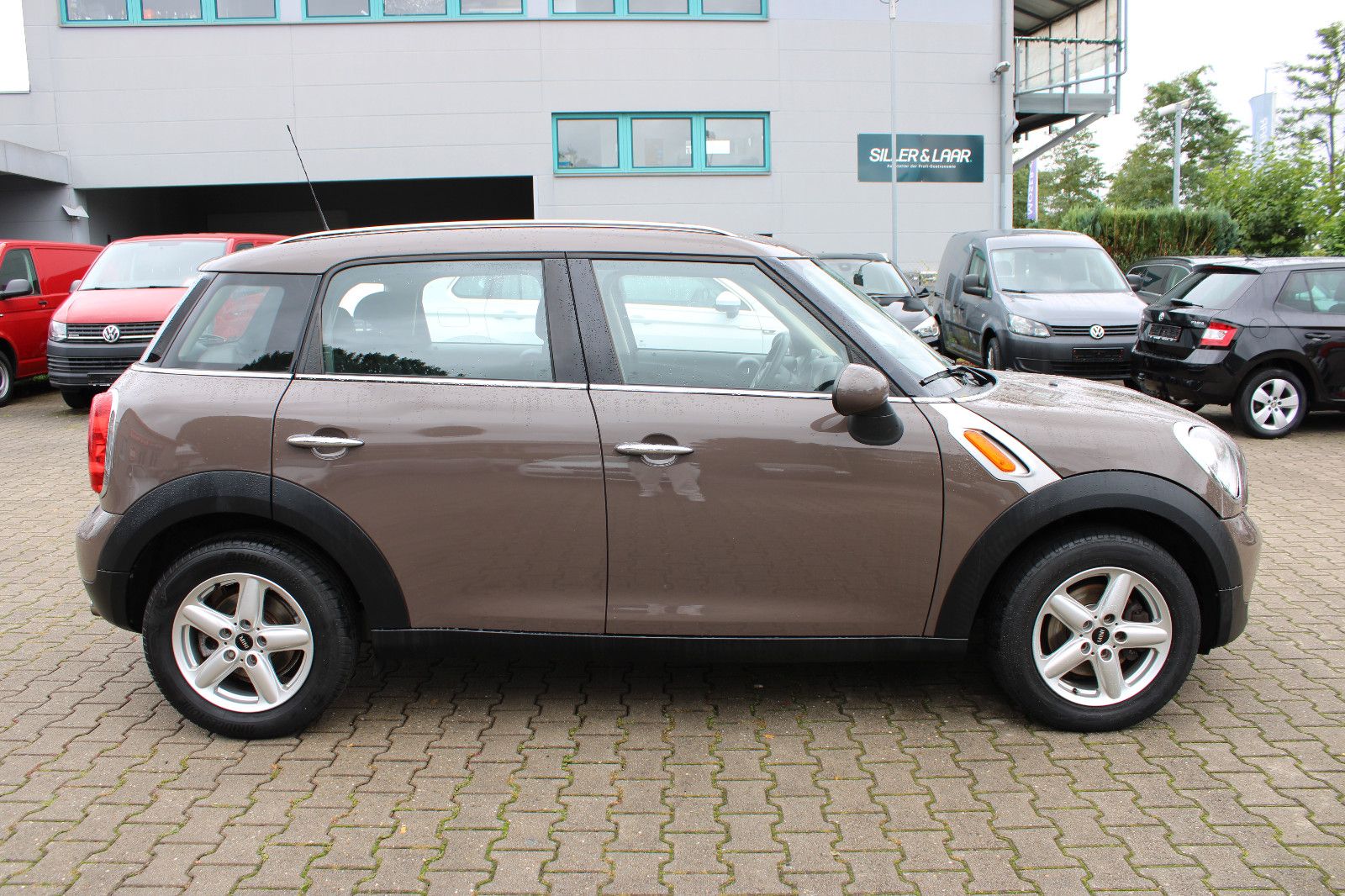 Fahrzeugabbildung MINI COOPER Countryman Cooper