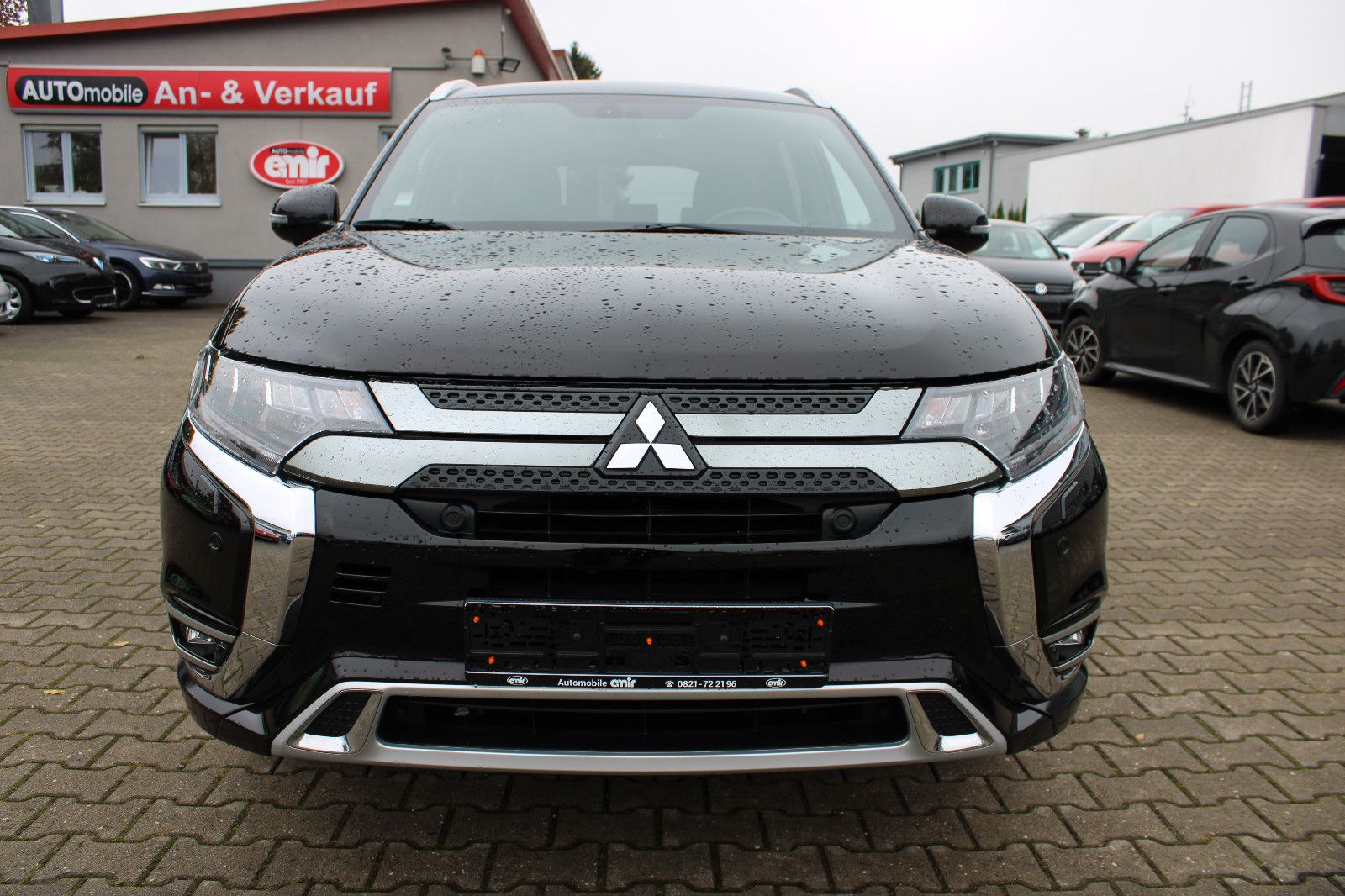 Fahrzeugabbildung Mitsubishi Outlander 2.4 MIVEC PLUG-IN HYBRID 4WD