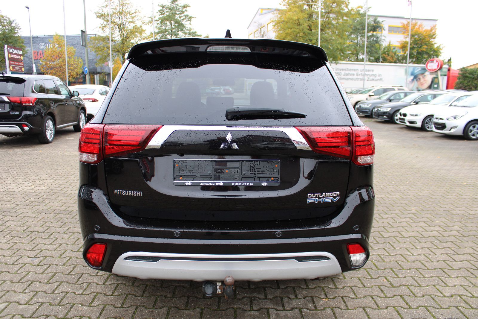 Fahrzeugabbildung Mitsubishi Outlander 2.4 MIVEC PLUG-IN HYBRID 4WD