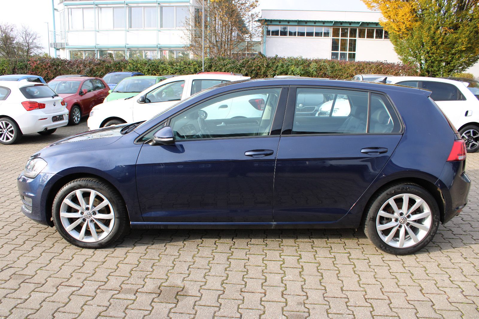 Fahrzeugabbildung Volkswagen Golf 1.4 TSI  PDC,Kamera,SHZ,Leder,Xenon