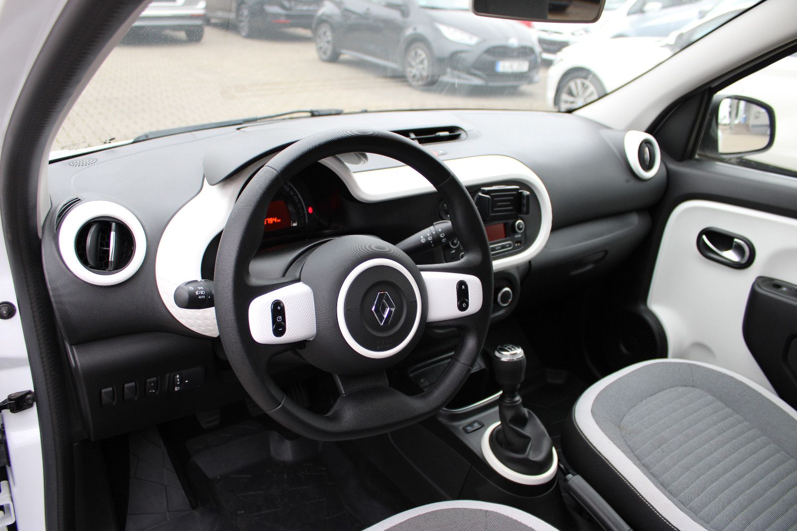 Fahrzeugabbildung Renault Twingo SCe 75 Limited PDC,Klima,LED