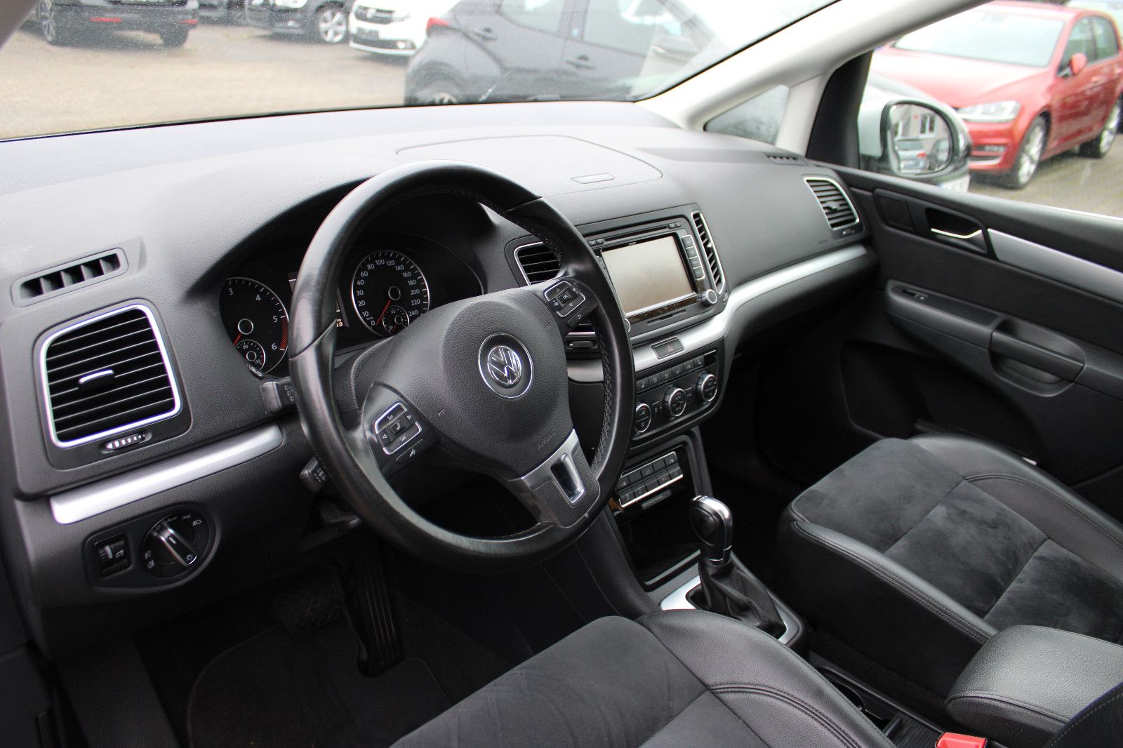 Fahrzeugabbildung Volkswagen Sharan 2.0 TDI DSG Highline Kamera,Xenon,Leder,