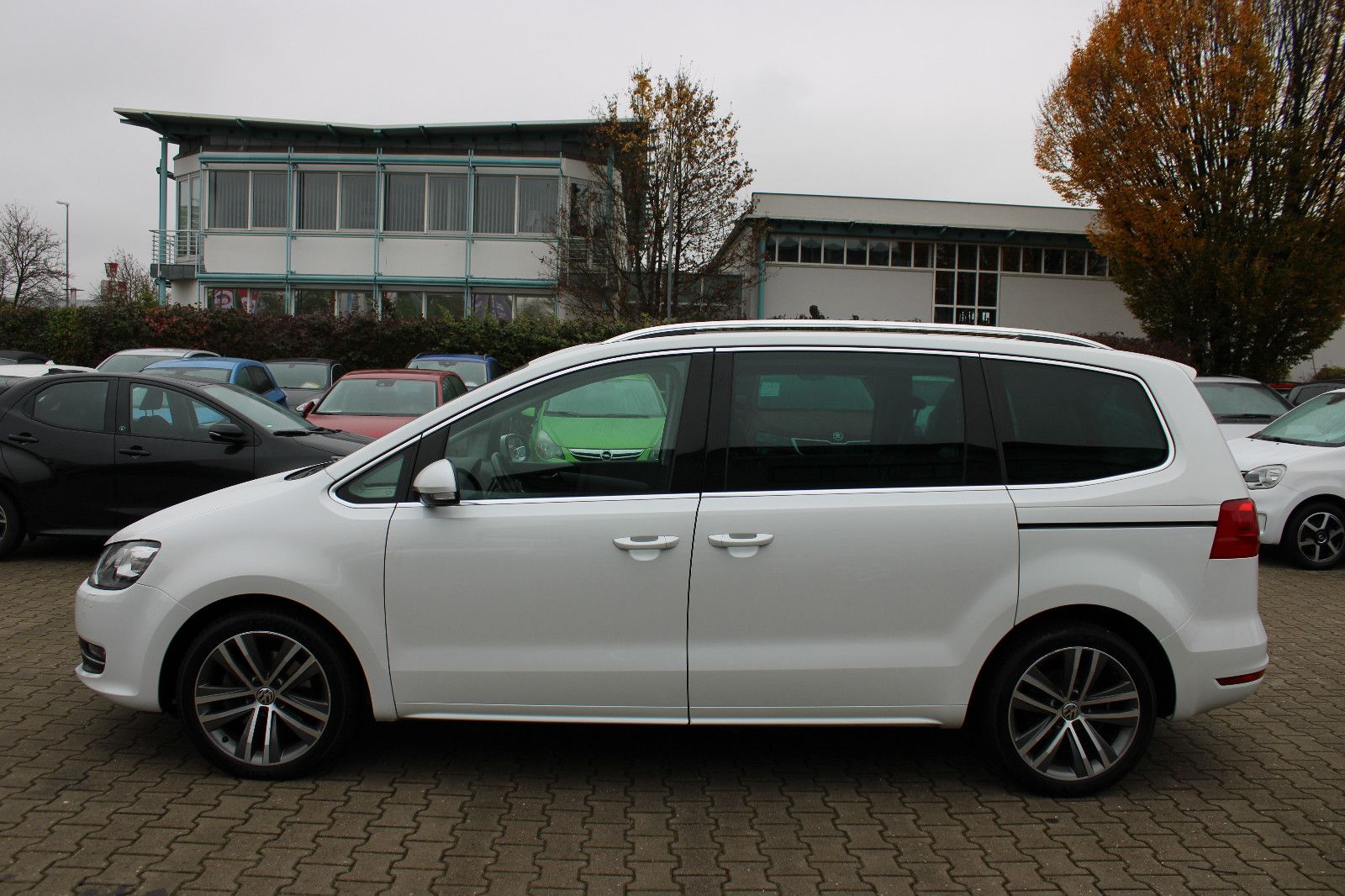 Fahrzeugabbildung Volkswagen Sharan 2.0 TDI DSG Highline Kamera,Xenon,Leder,