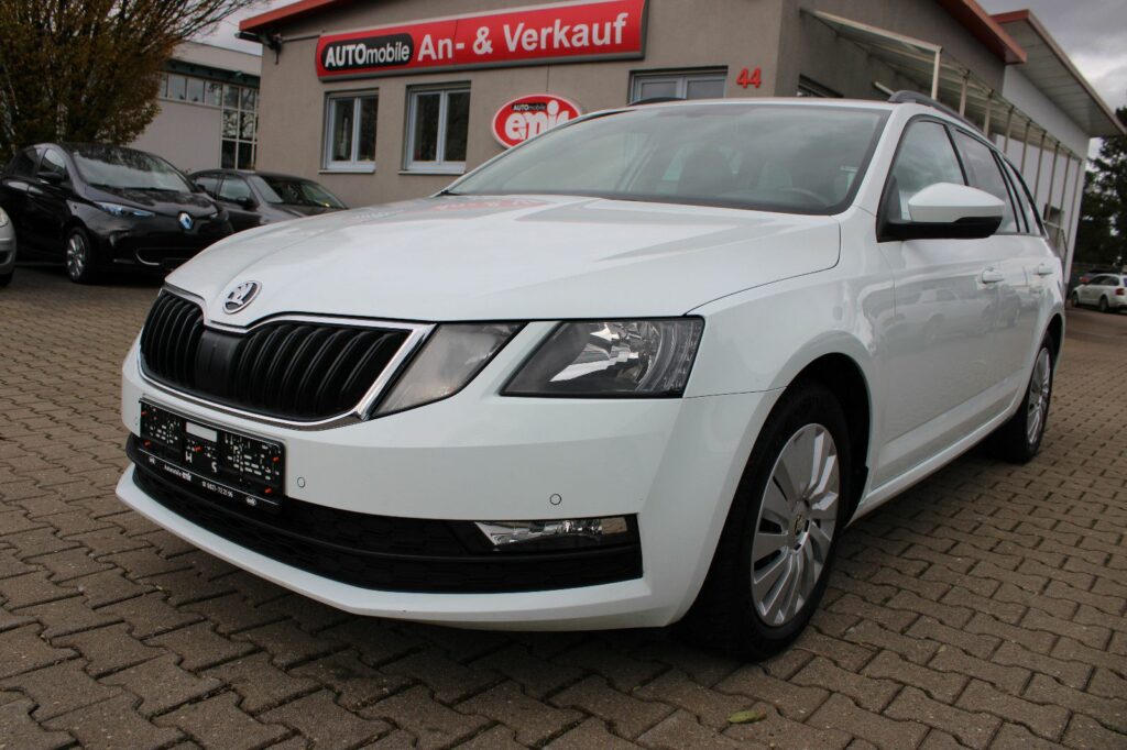 SKODA Octavia 1.6 TDI  Combi Navi,PDC,SHZ,LED,Apple