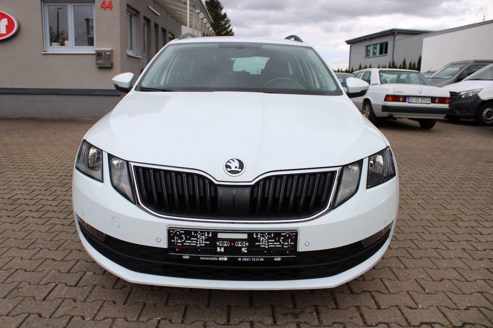 Fahrzeugabbildung SKODA Octavia 1.6 TDI  Combi Navi,PDC,SHZ,LED,Apple