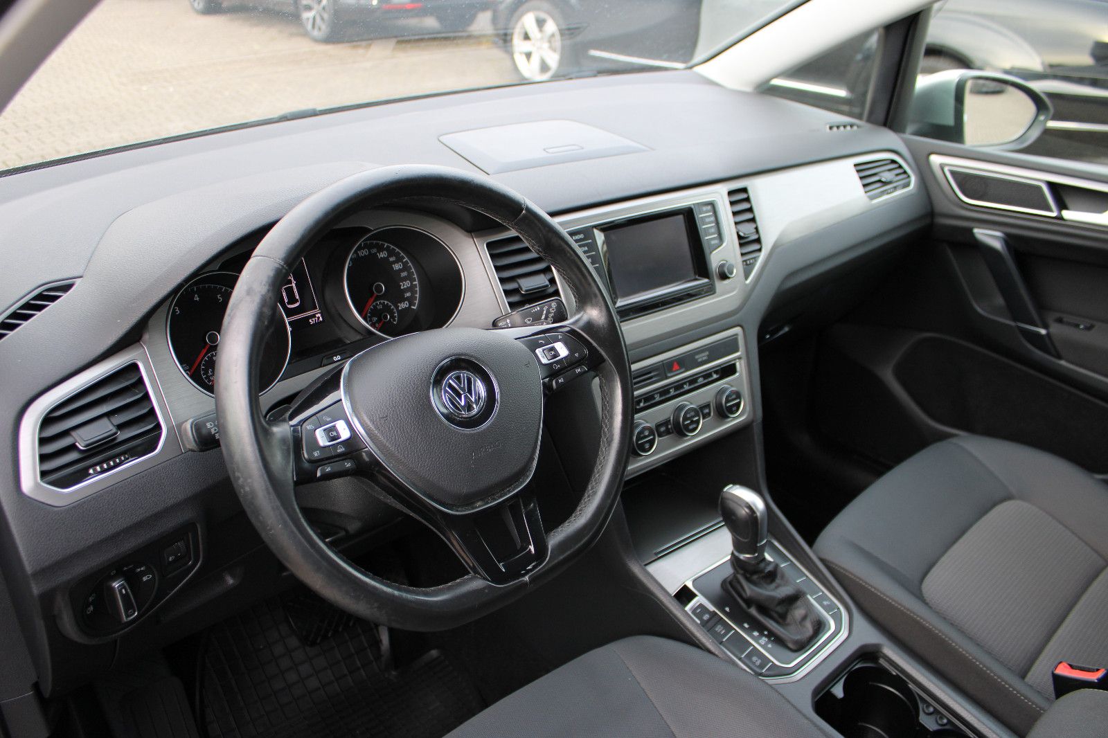 Fahrzeugabbildung Volkswagen Golf Sportsvan 1.4 TSI DSG PDC,Kamera,SHZ