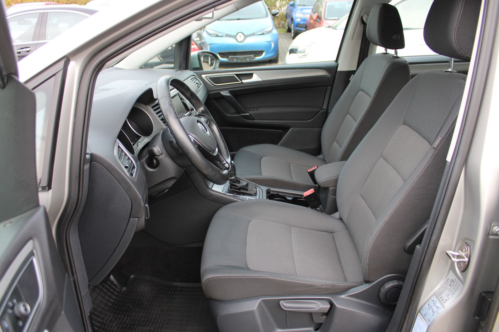 Fahrzeugabbildung Volkswagen Golf Sportsvan 1.4 TSI DSG PDC,Kamera,SHZ