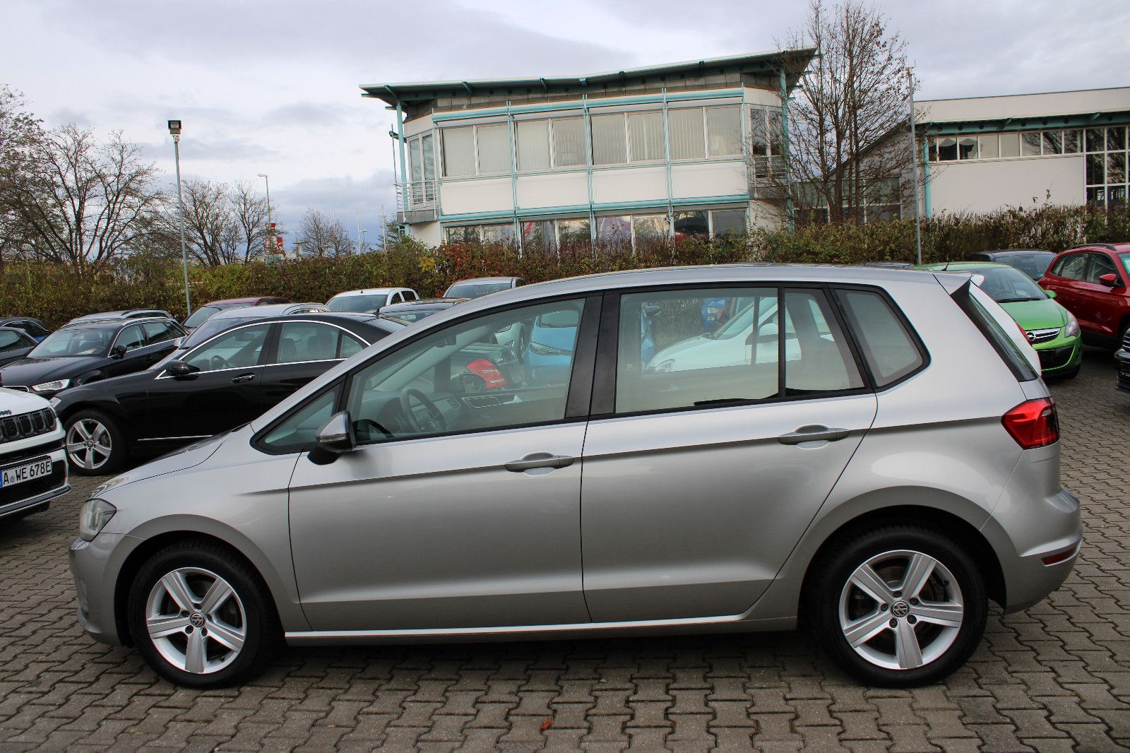 Fahrzeugabbildung Volkswagen Golf Sportsvan 1.4 TSI DSG PDC,Kamera,SHZ